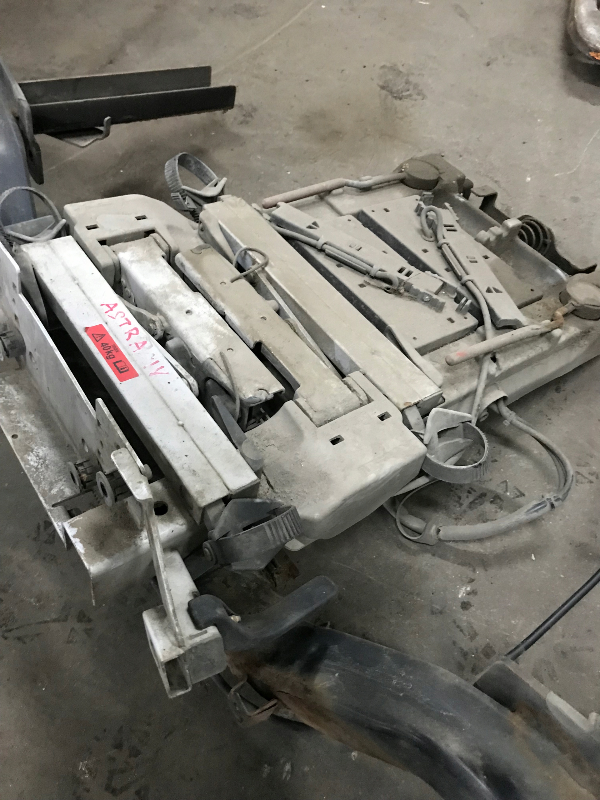 opel ASTRA IV J HB на