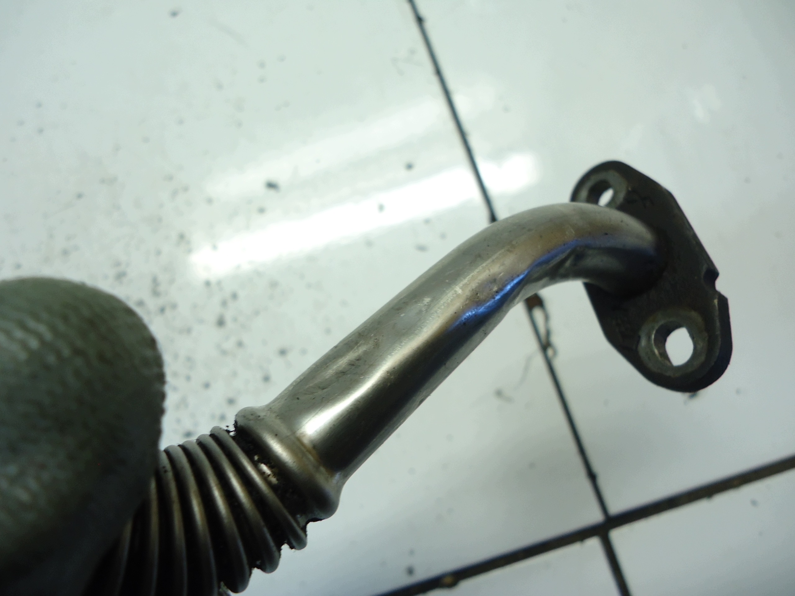 RENAULT MASTER 2.5 DCI G9U trubka oleje TURBINY