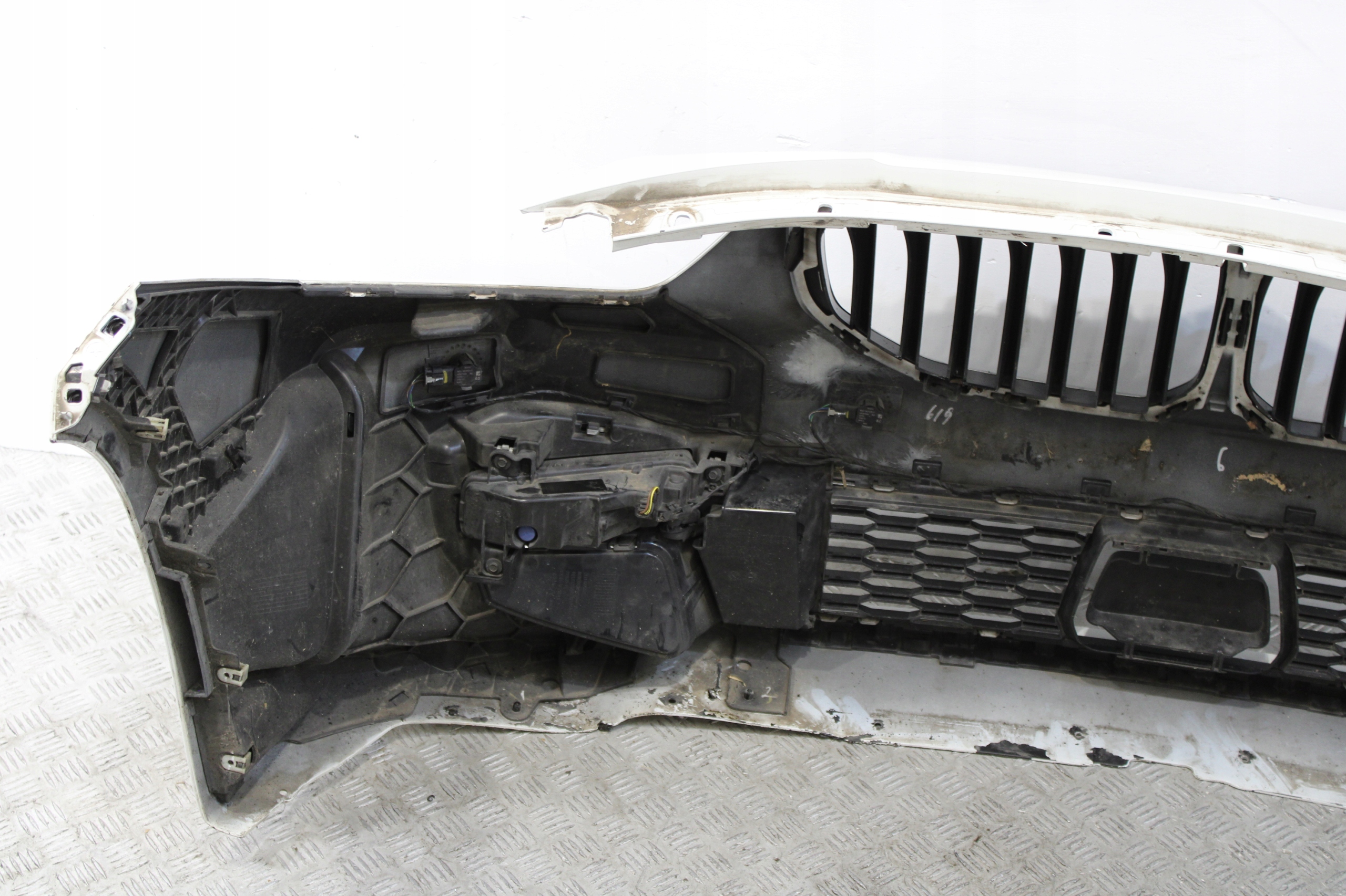 bumper front front complete 4 X PDC BMW 1 F40 m-packet