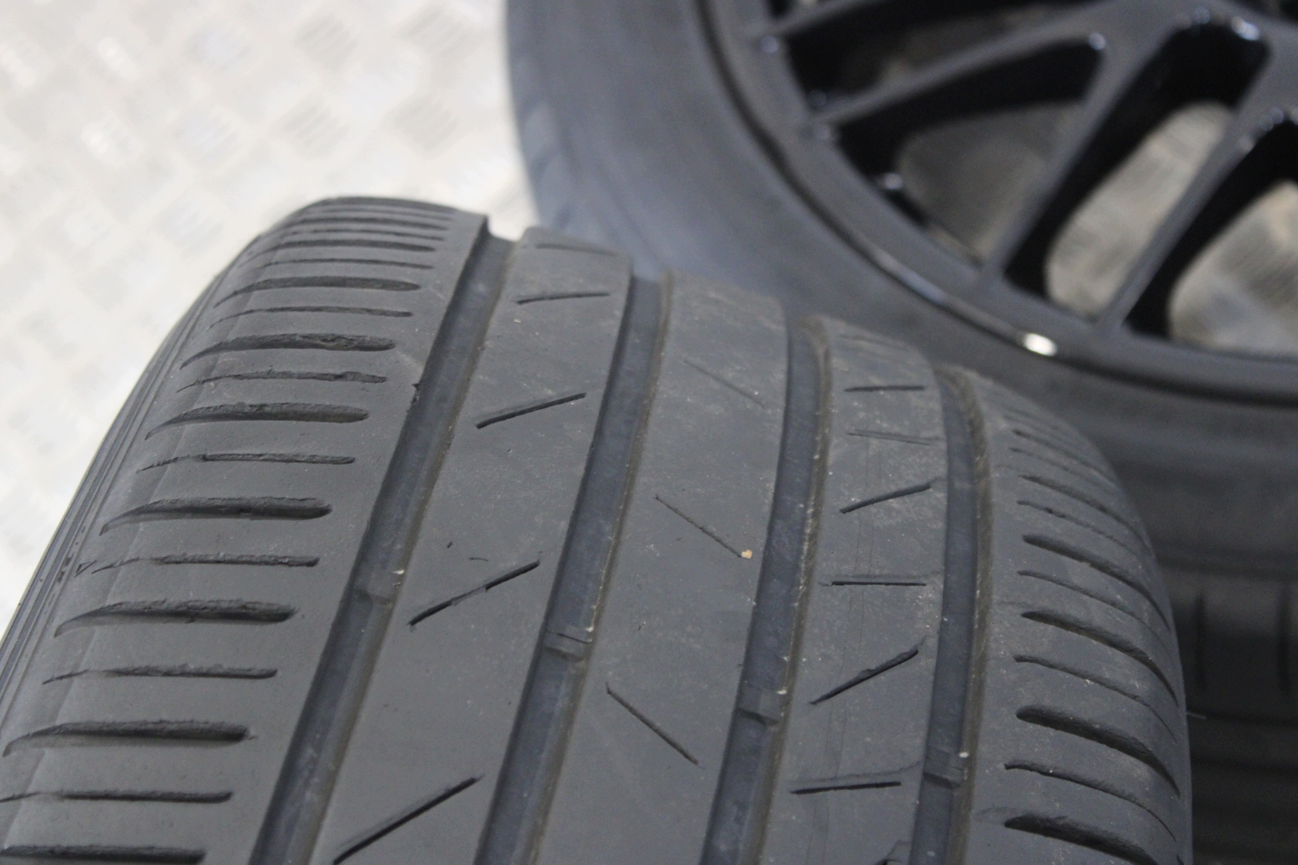 ruote CERCHI CERCHI RUOTE 275/45 R20 PORSCHE CAYENNE II 2 7P5 LIFT