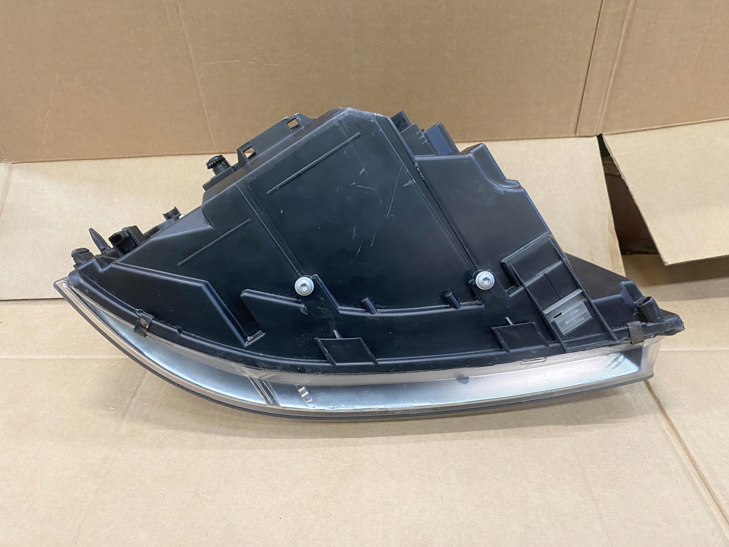 VW TRANSPORTER T5 MULTIVAN CARAVELLE 03- light front left