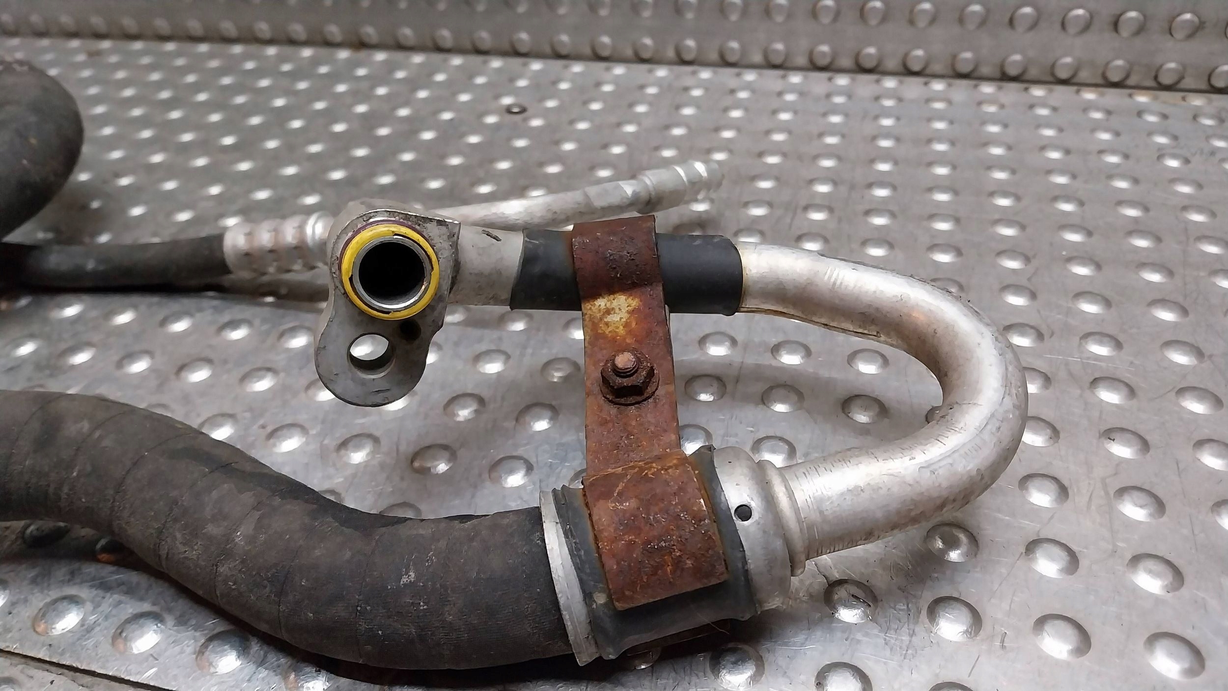 vedení klimatizaci 9168366 BMW E87 E90 E91 E92 2.0i N43