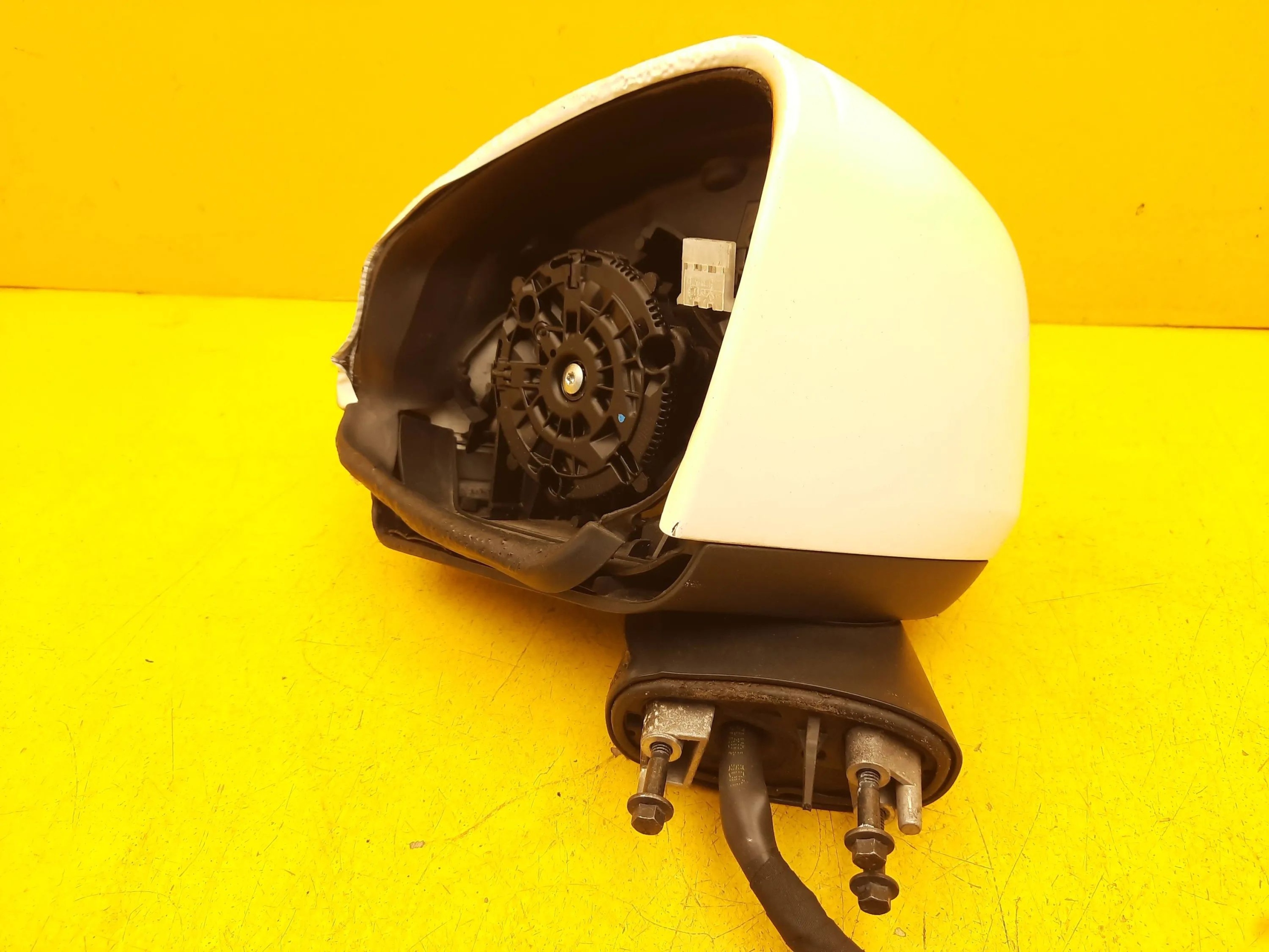 volvo XC40 зеркало левое перед 7 пин *