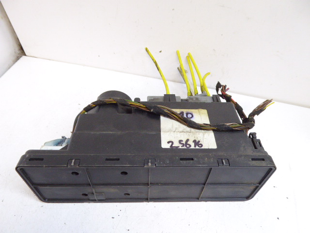 C KLASA W202 93-01 POMPKA ZAMKA CENTRALNEGO Numer katalogowy oryginału 2108001648