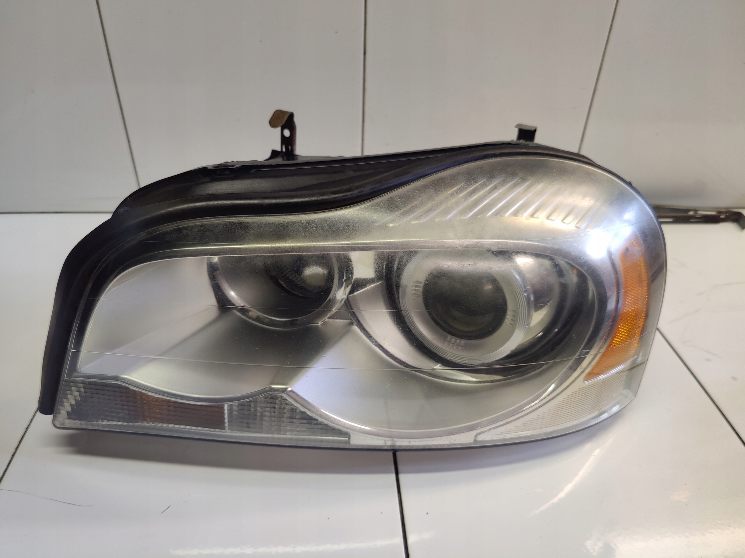 VOLVO XC90 light left left front XENON 31217047