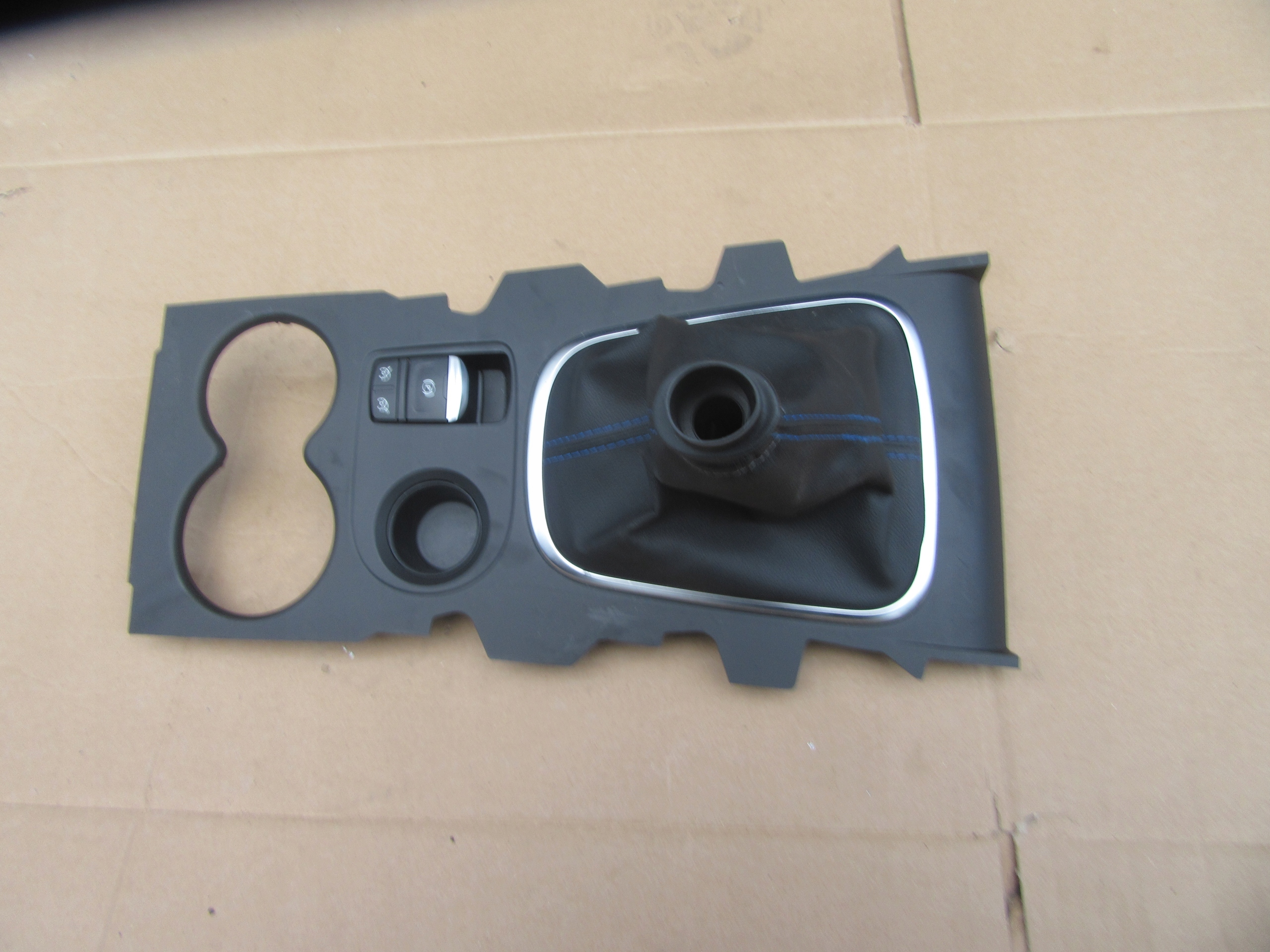 рамка консоль передач renault KADJAR 969123761R