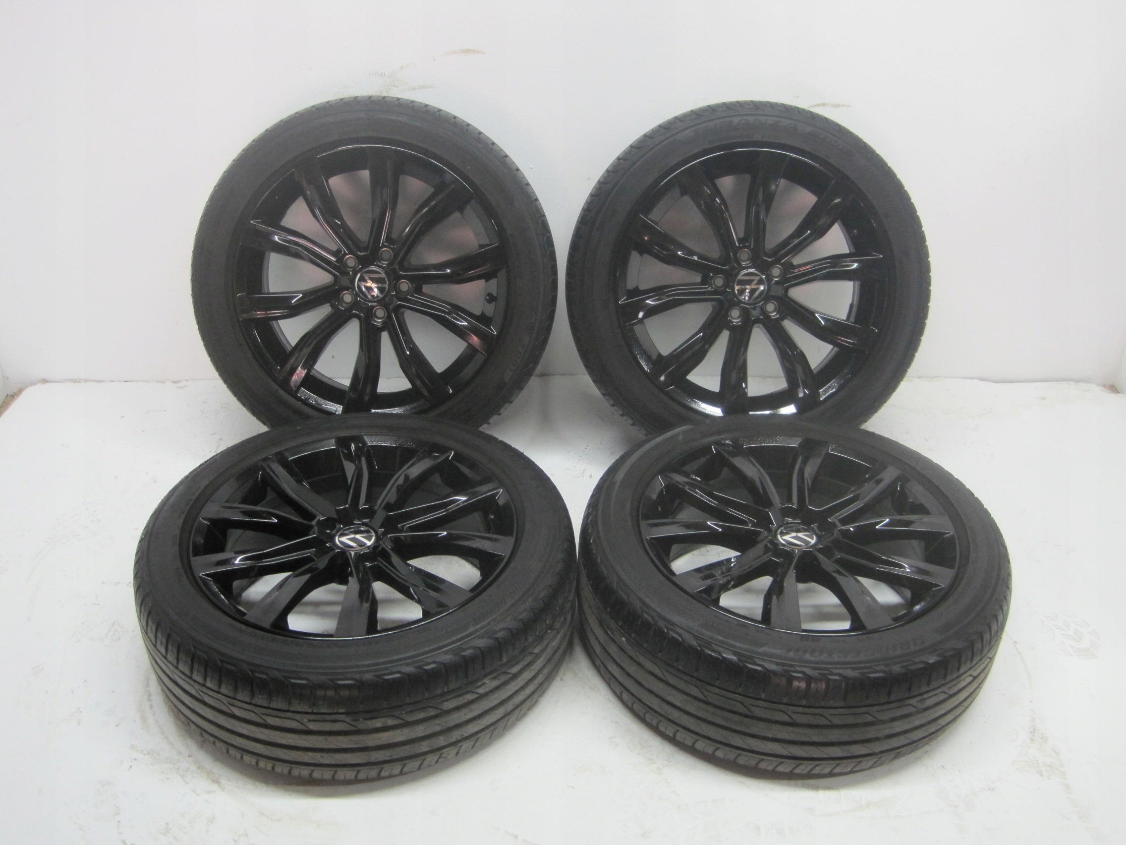 wheels discs tyres VW T-ROC 2GA R18 5MM