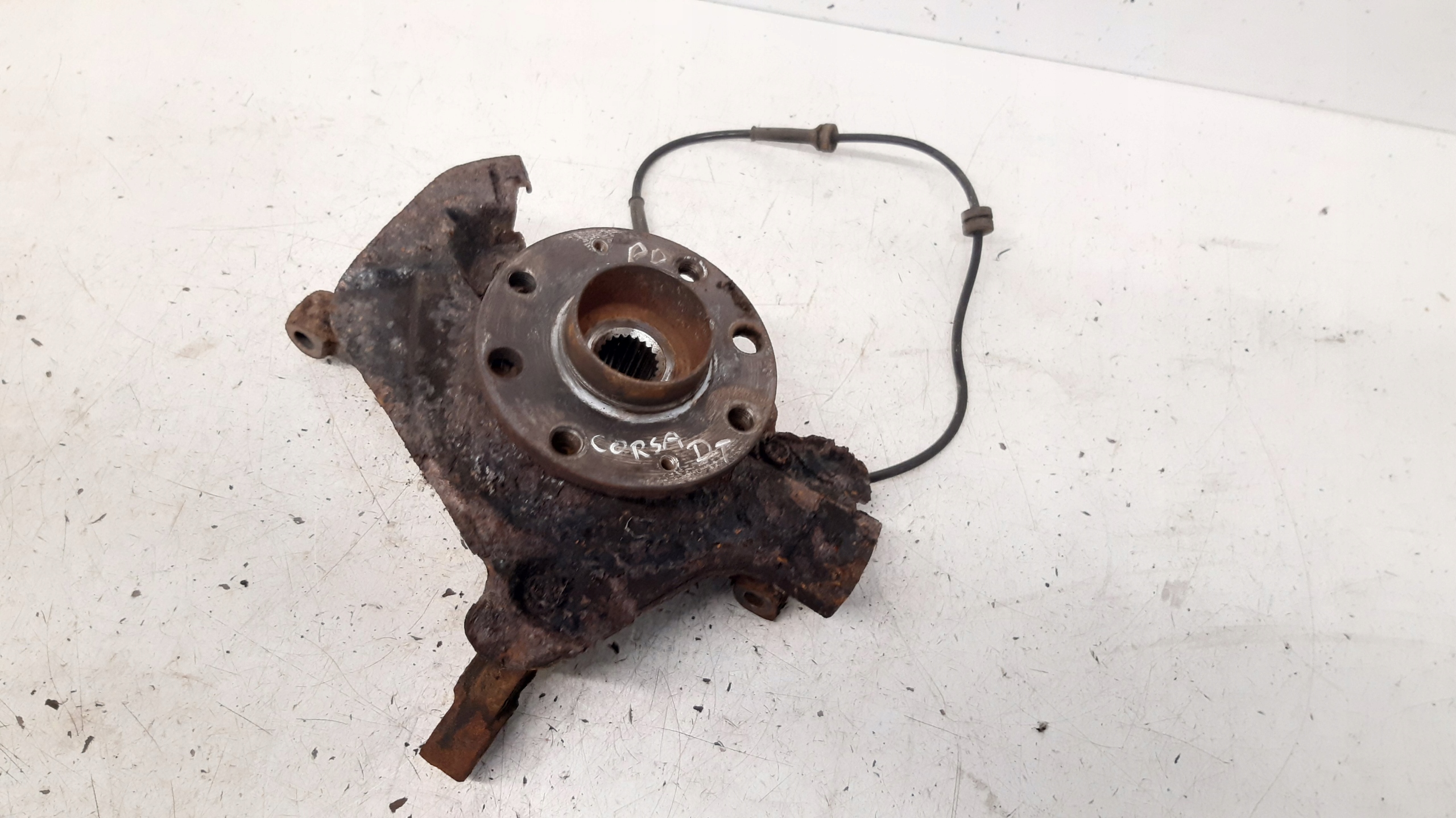 otoč pravý předek Opel Corsa D