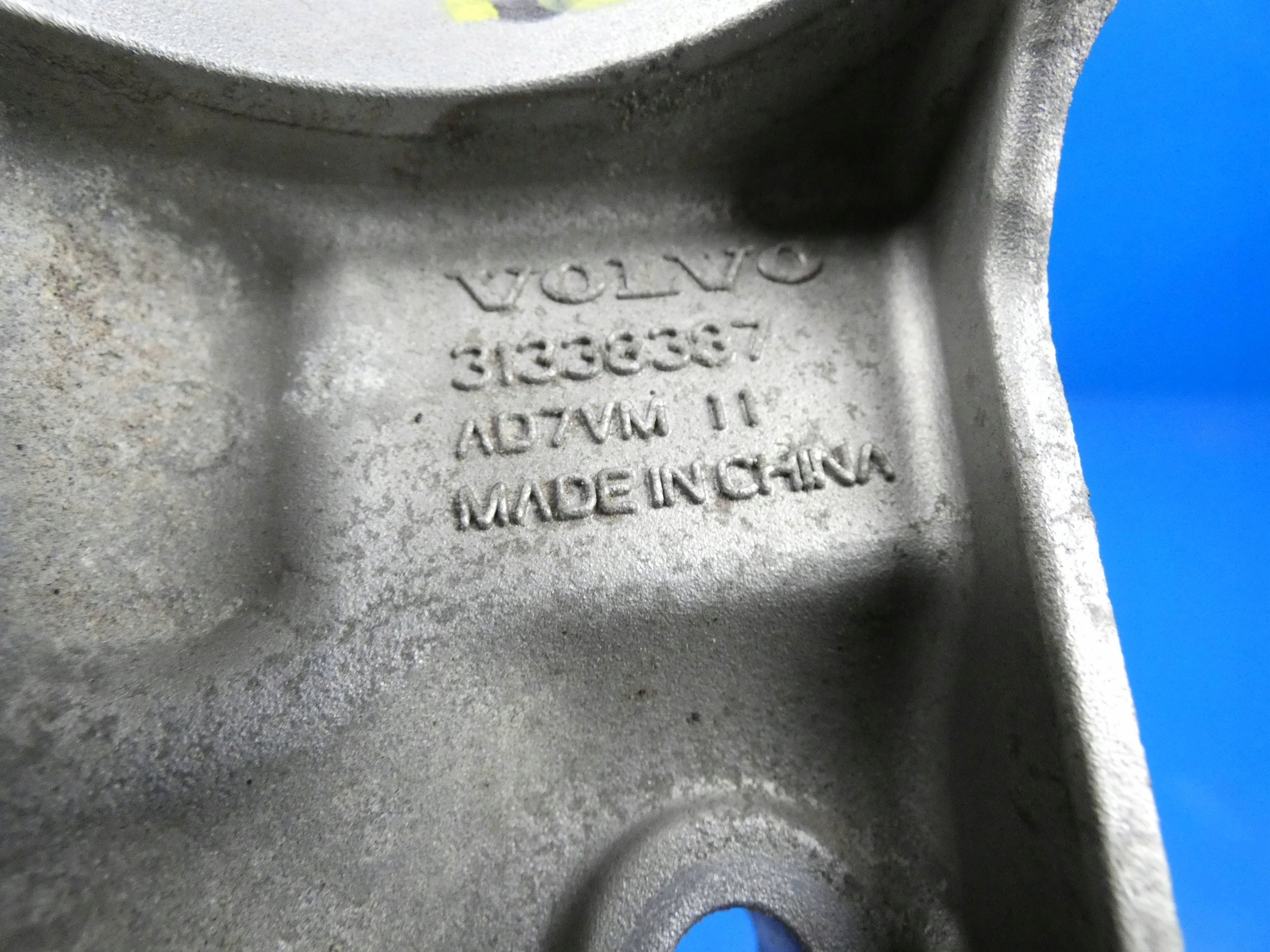 VOLVO XC90 II 2.0 T8 supporto Supporto Semiasse