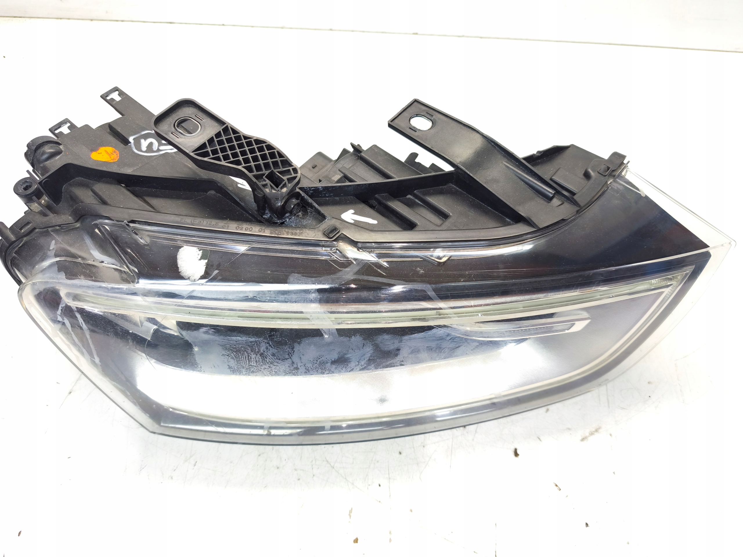 REFLEKTOR light right front XENON LED AUDI Q3 8U 8U0941006 EU damaged