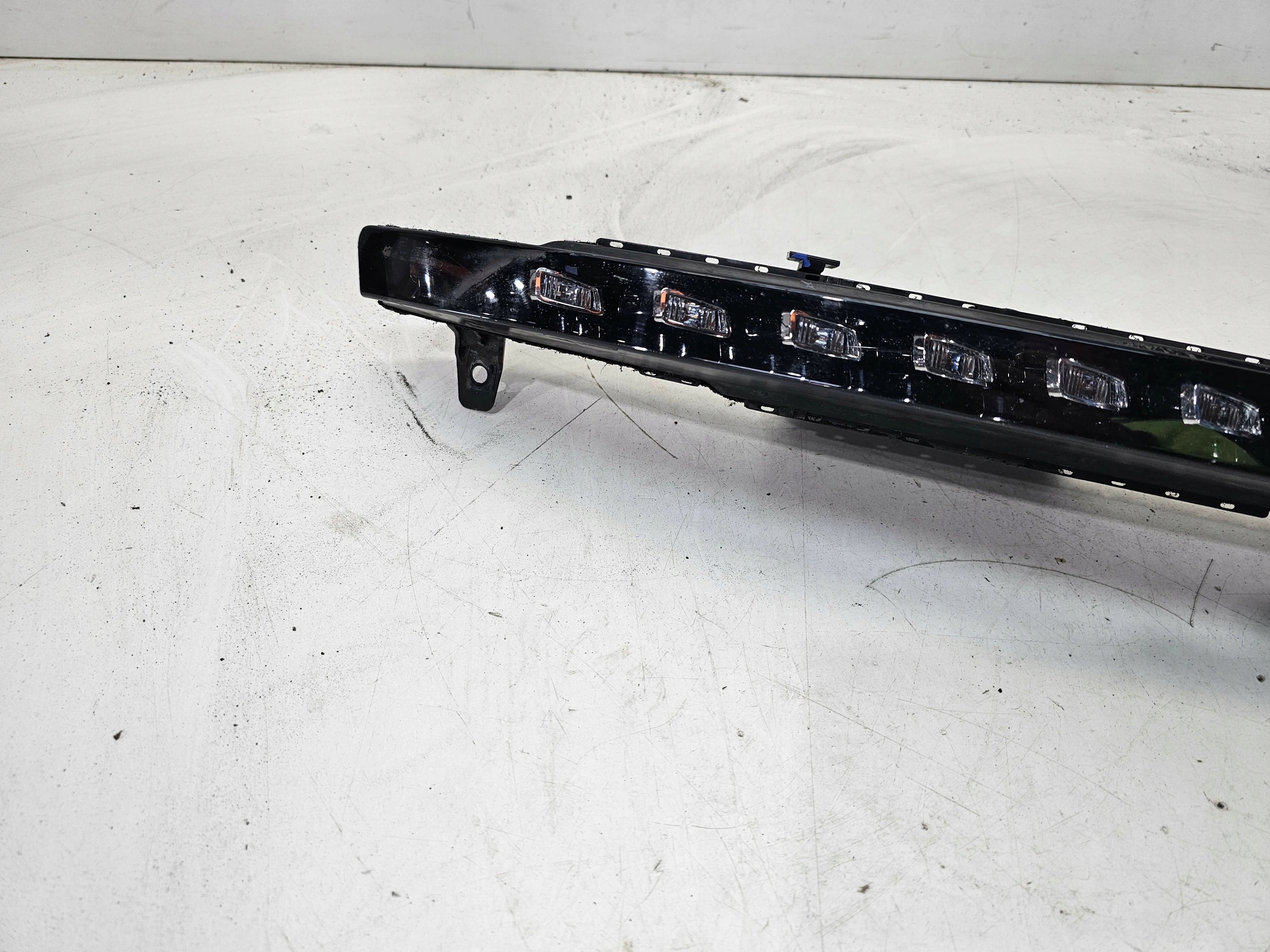 Blinkerleuchte DIODOWY LED der Stoßstange rechts AUDI Q7 4L LIFT 4L0953042E