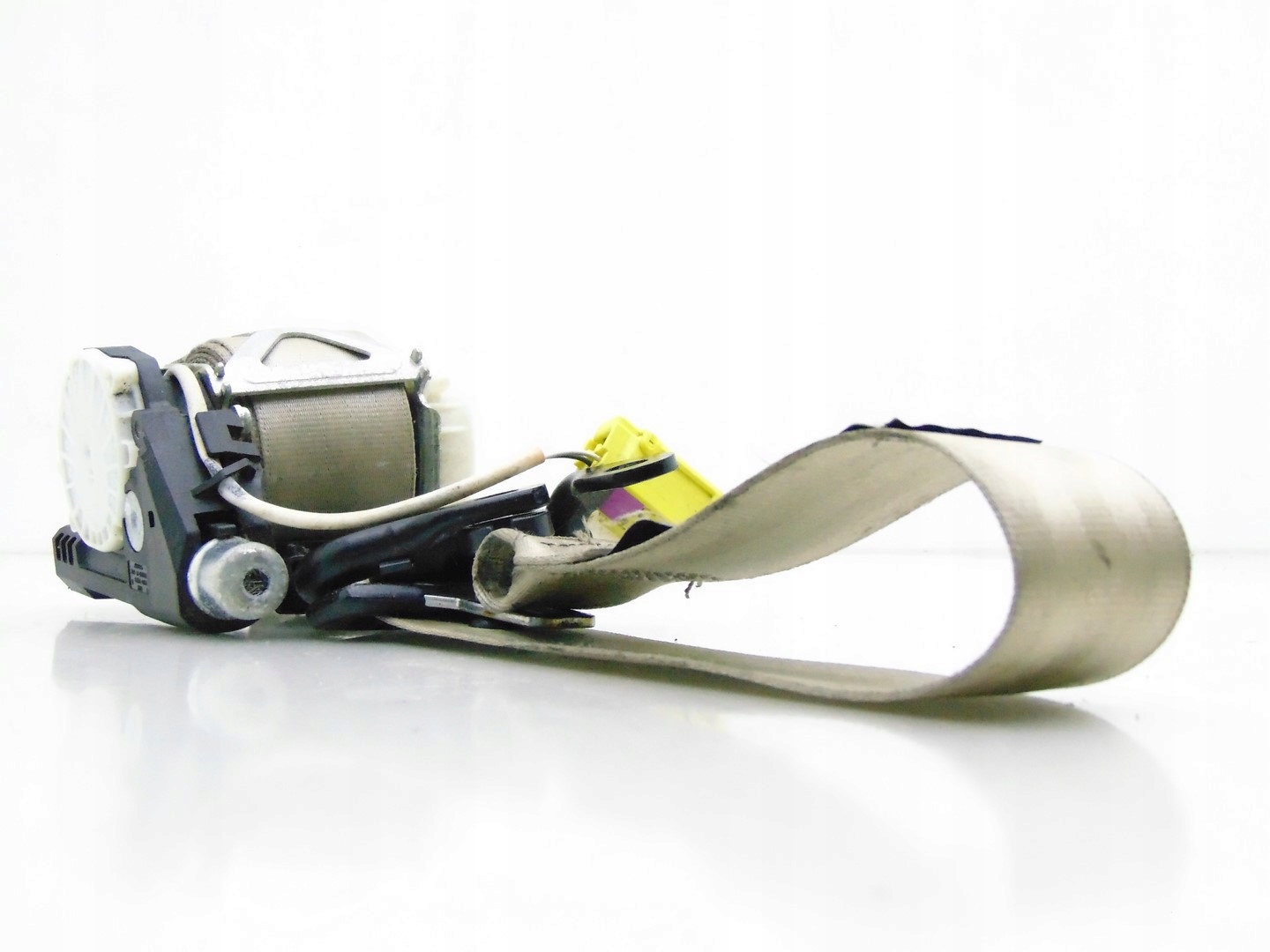 PAS BEZPIECZENSTWA PRAWY PRZOD PRZEDNI VW EOS BEZ