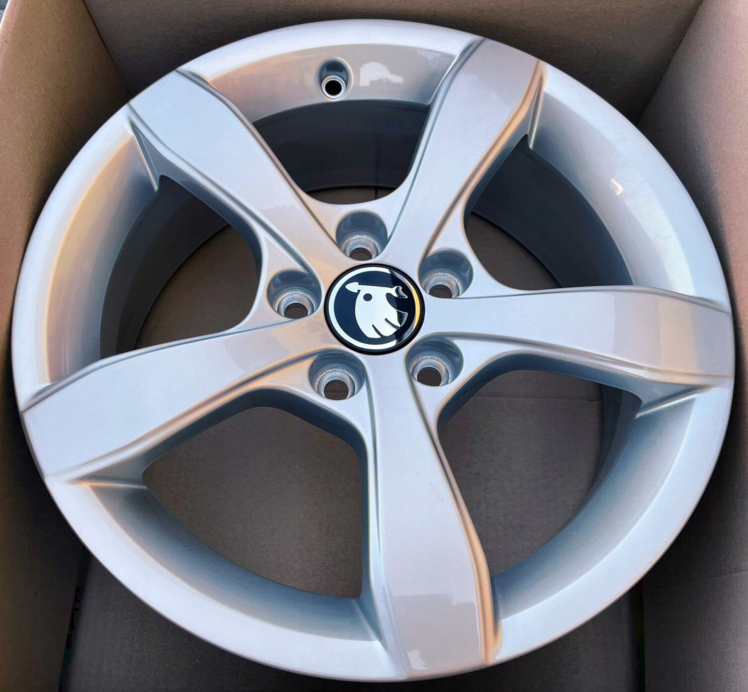 4x NOWE FELGI ALU OE SKODA FABIA KAMIQ SCALA RAPID OCTAVIA 8X00714968Z8 Producent felg Audi OE