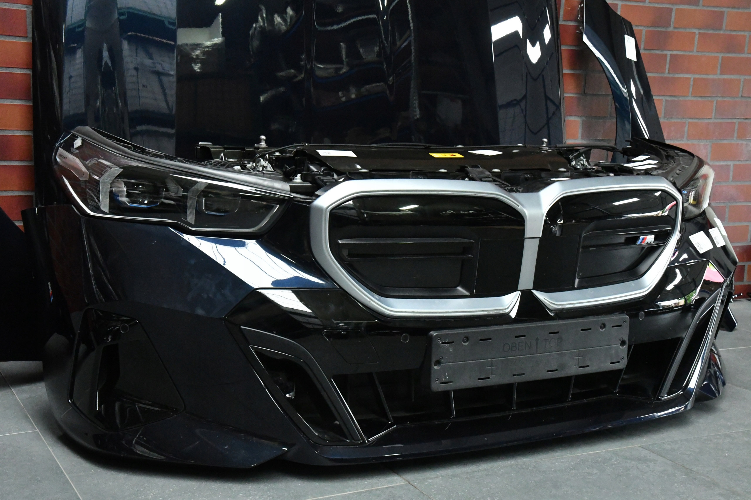 bonnet front panel, wall bumper lights LED BMW i5 M60 m-packet 416 DEMONTAZ