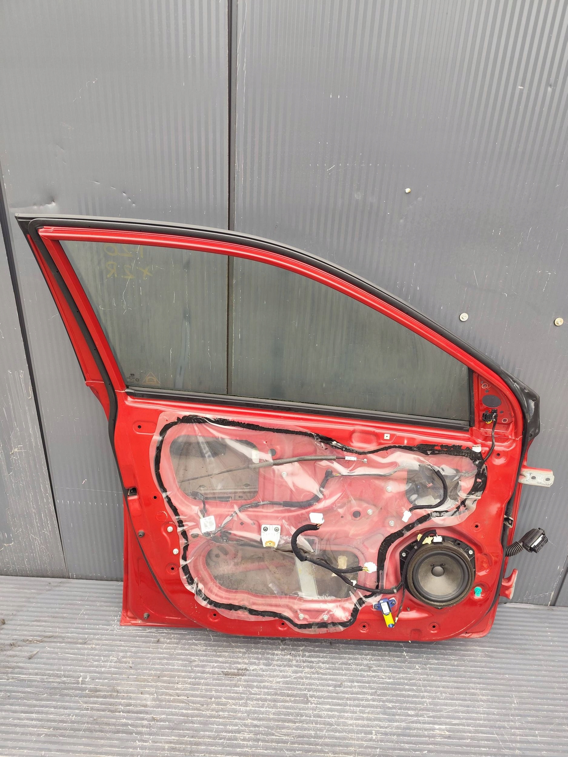 HYUNDAI I20 II door front left complete DEMONTAZ X2R