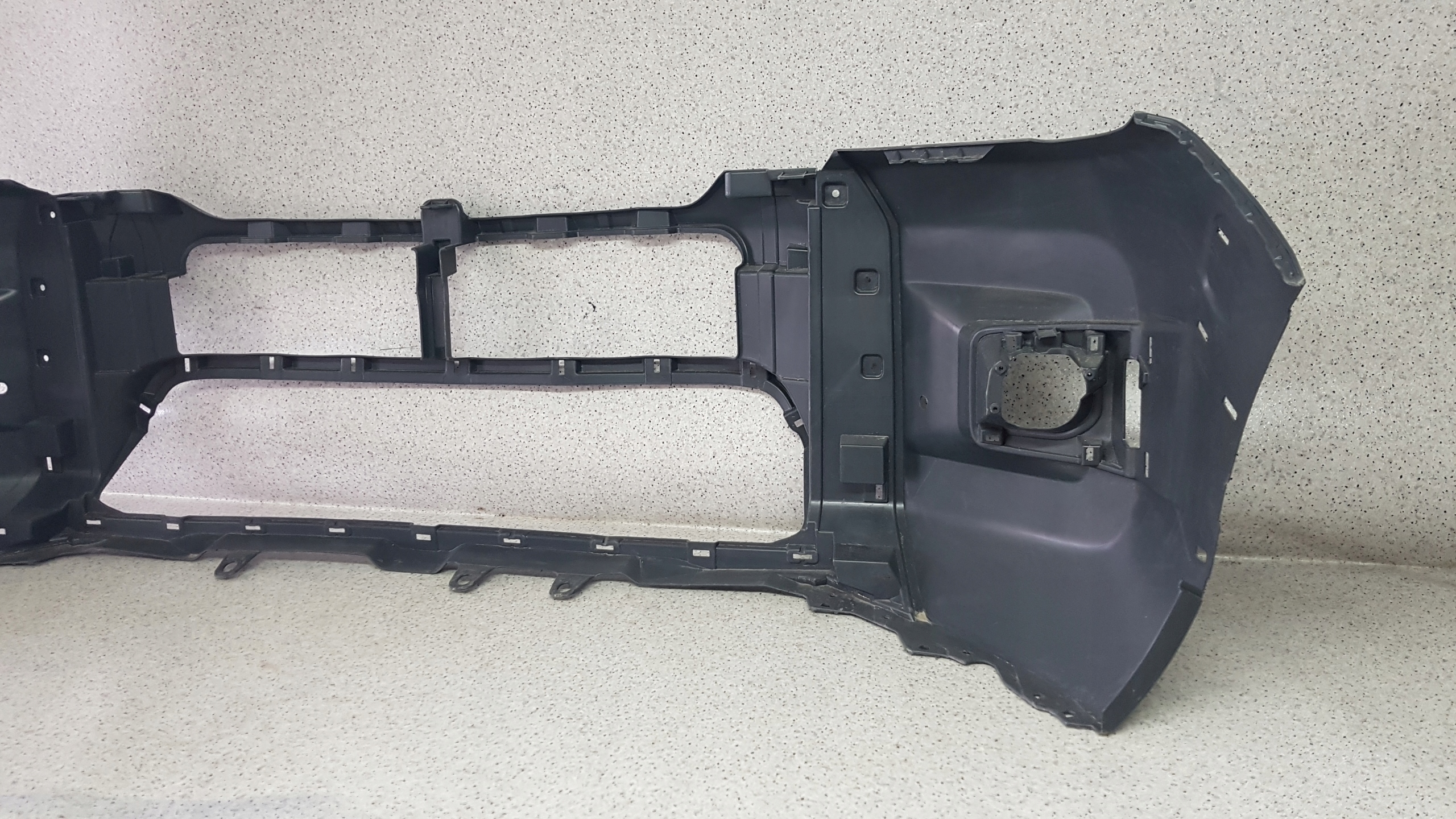 TOYOTA HILUX INVINCIBLE 2020 - new ORGINAL bumper front 9572