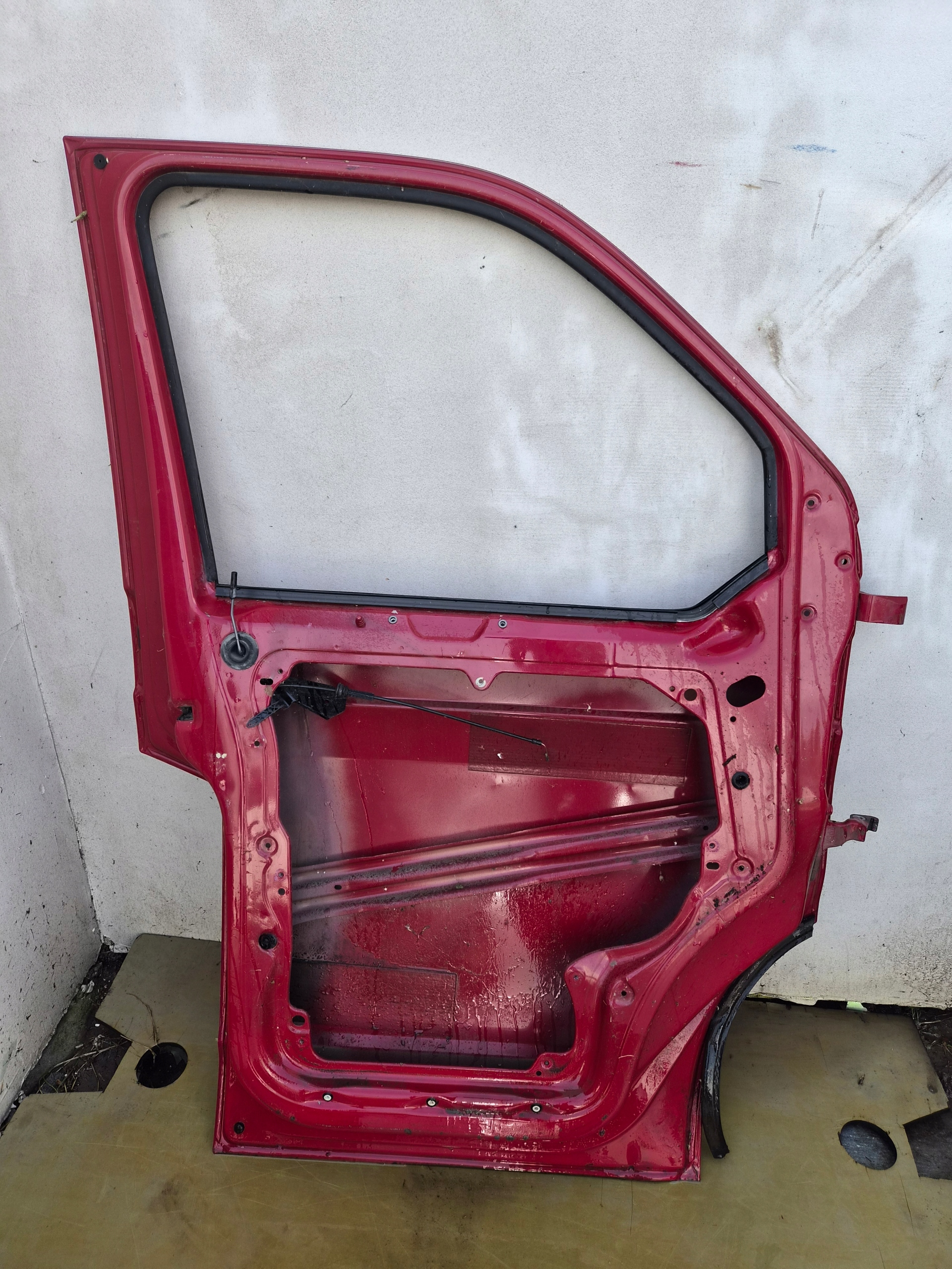 door front left VW T5 T5 LIFT front kierowca/ driver´s red