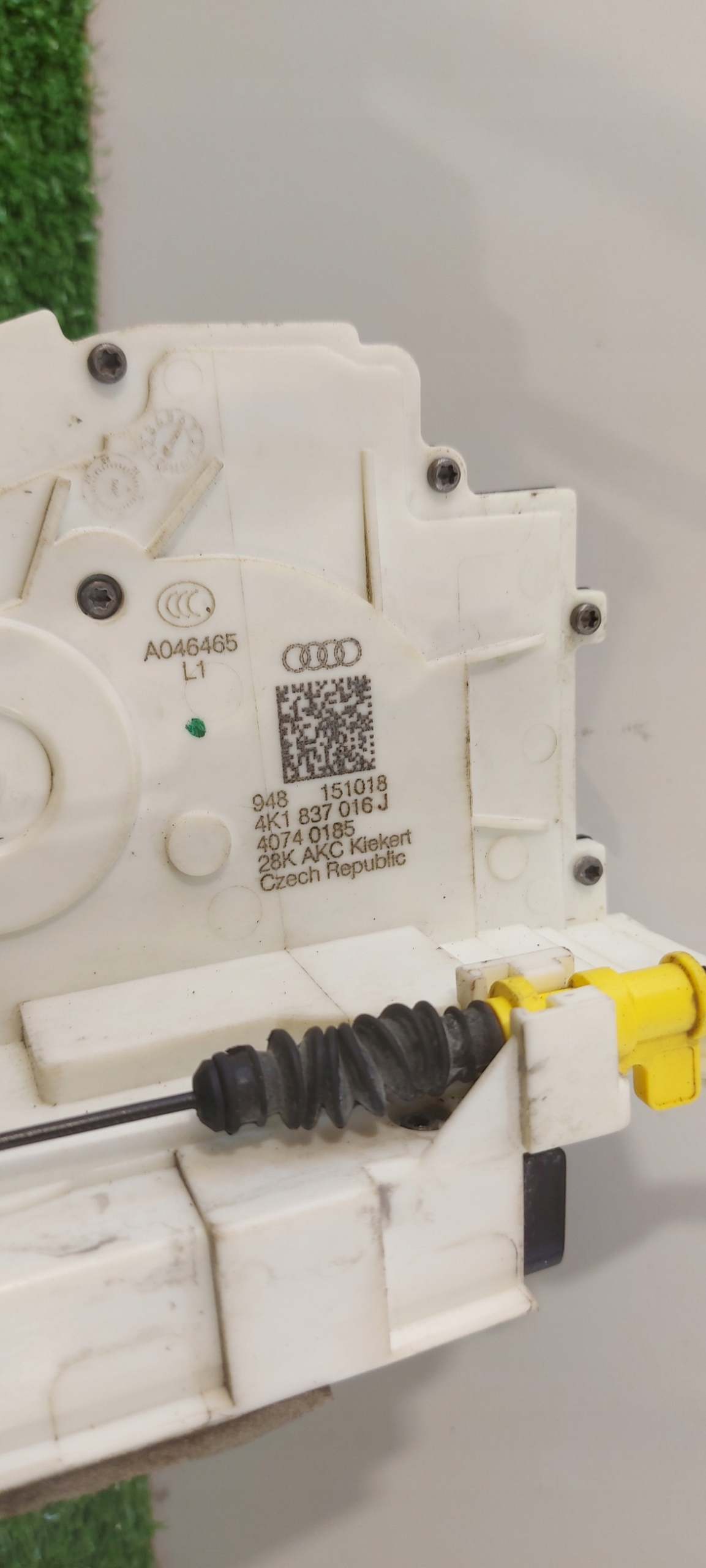 AUDI A6 4K C8 Q7 Q8 4M8 lock door right front