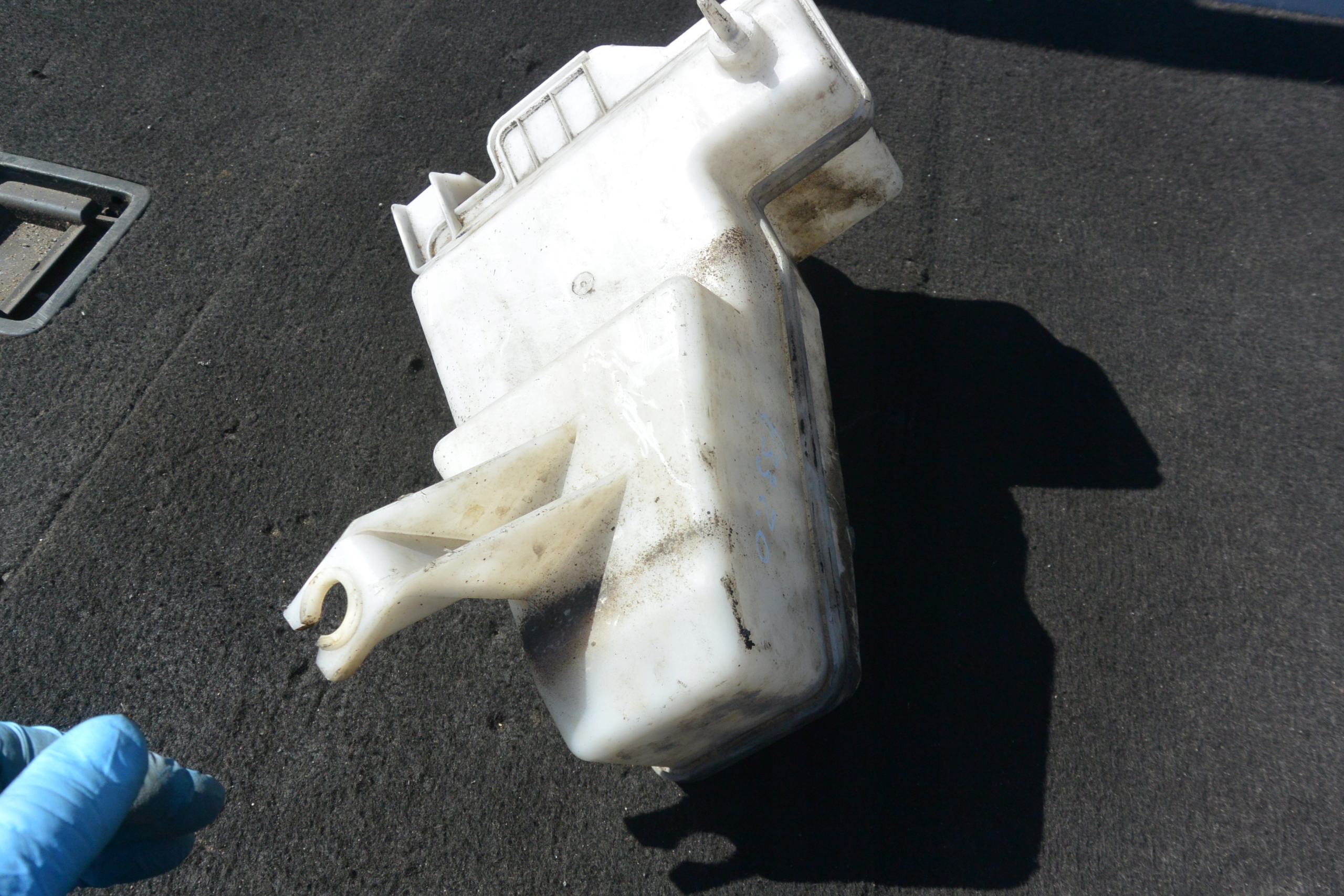 NISSAN MAXIMA A33 00-04 ABSORBER LUFT 2.0 3.0