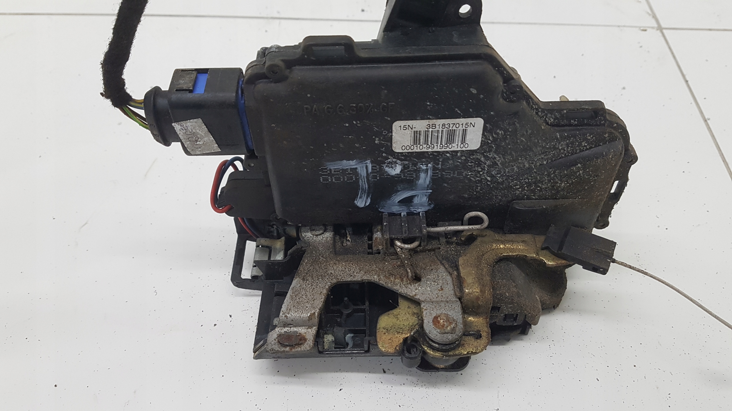 lock door left front SEAT IBIZA 3 8 PIN