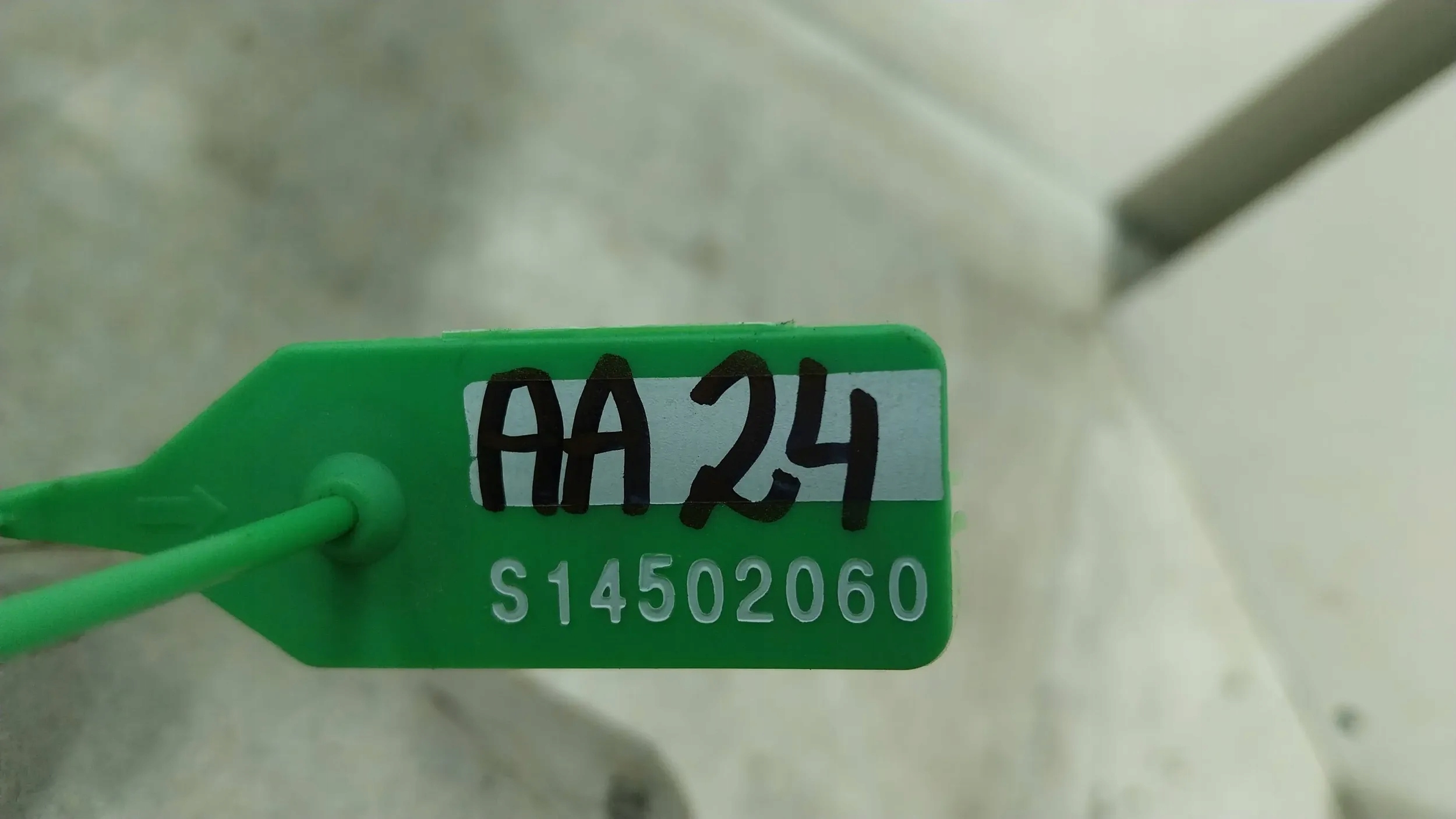 shock absorber front left 8R0413031F AUDI Q5 8R