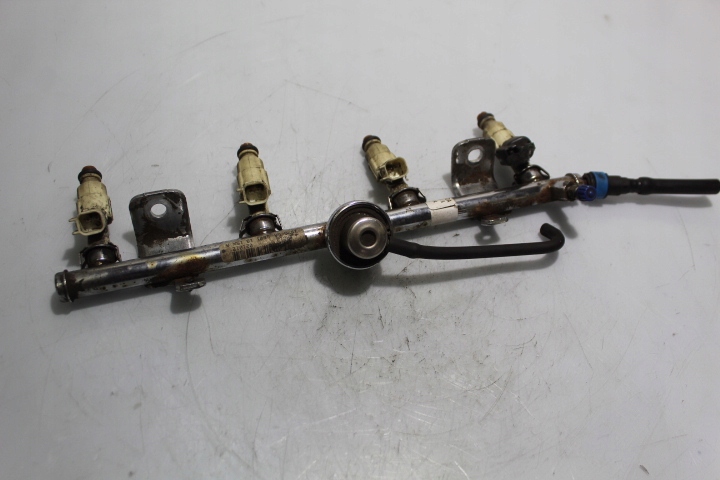 LISTWA WTRYSKOWA MAZDA 6 I 1.8