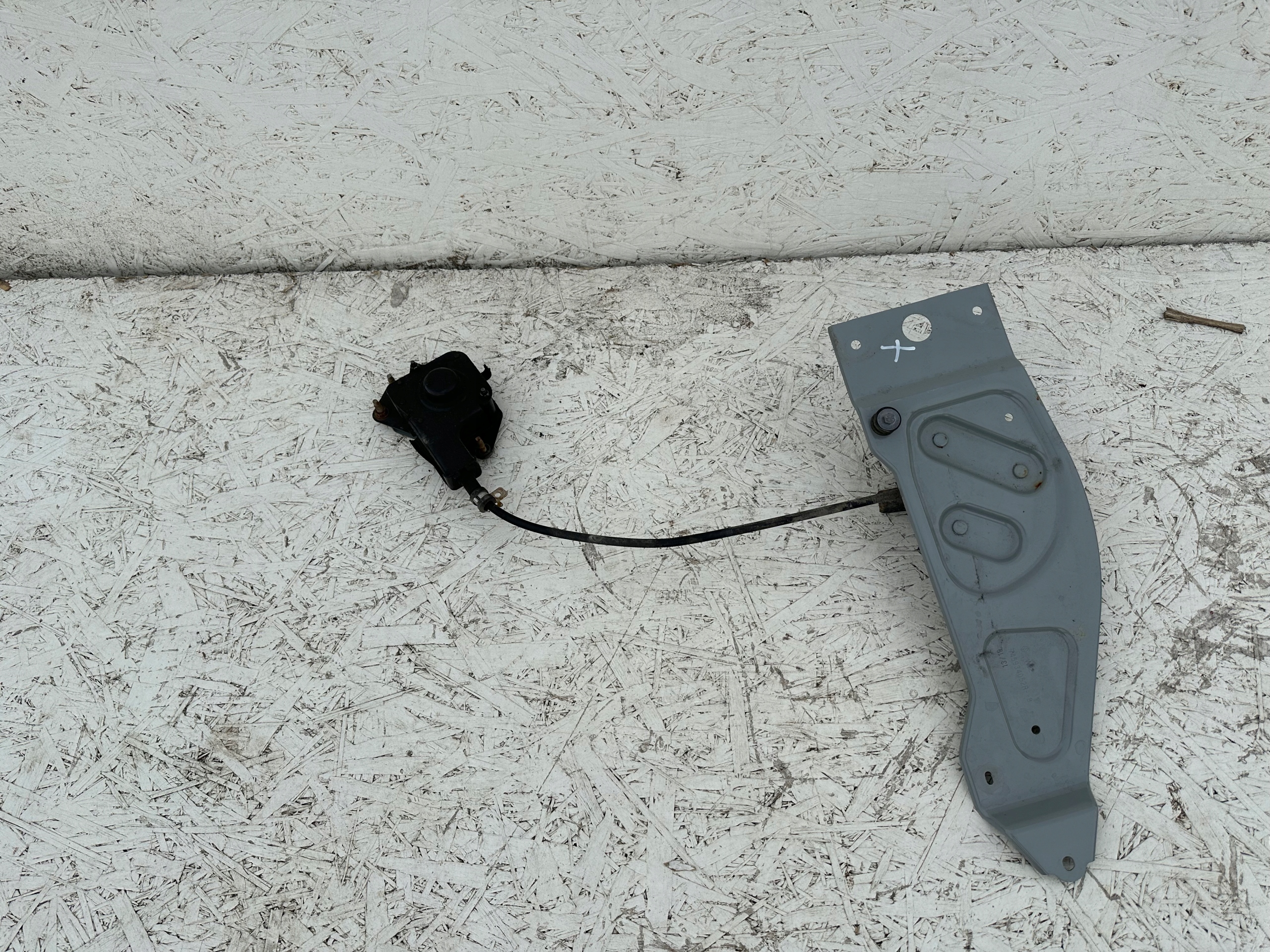 ESPACE V WINDA KOŁA ZAPASOWEGO 745934052R Numer katalogowy części 745934052R