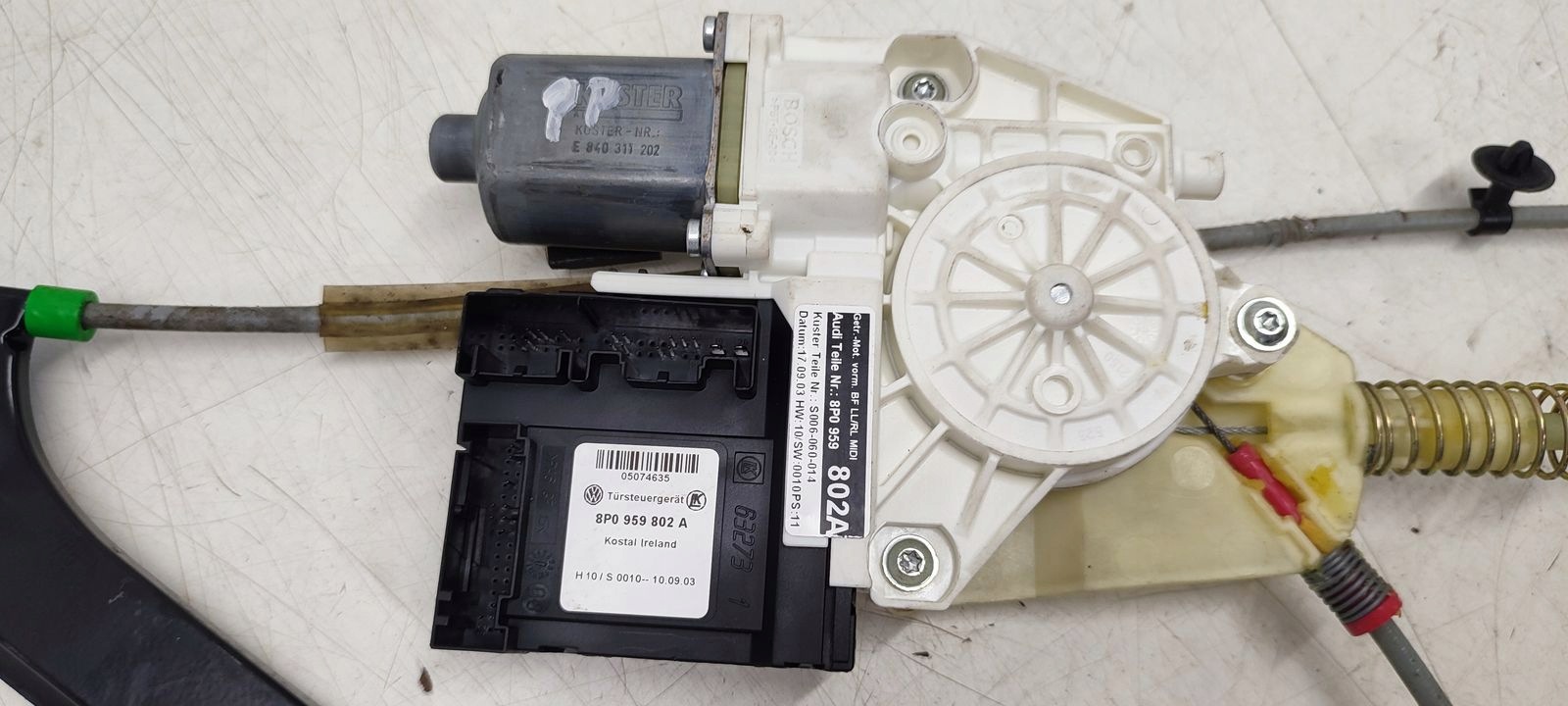 window regulator right front mechanism Audi A3 8P 3D LY7W