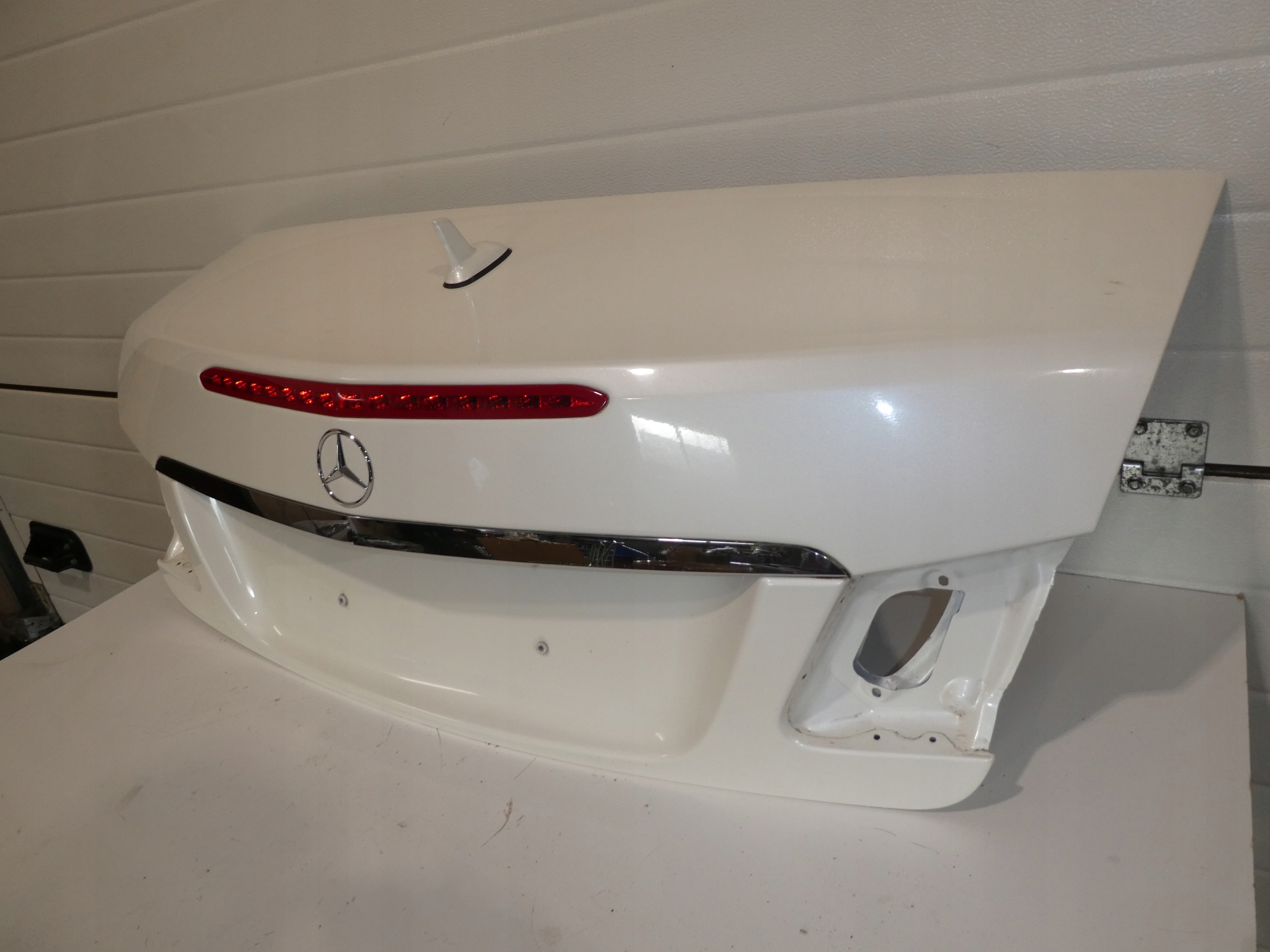 HECKKLAPPE KOFFERRAUMDECKEL MERCEDES E W207 CABRIO BIALA PERLA