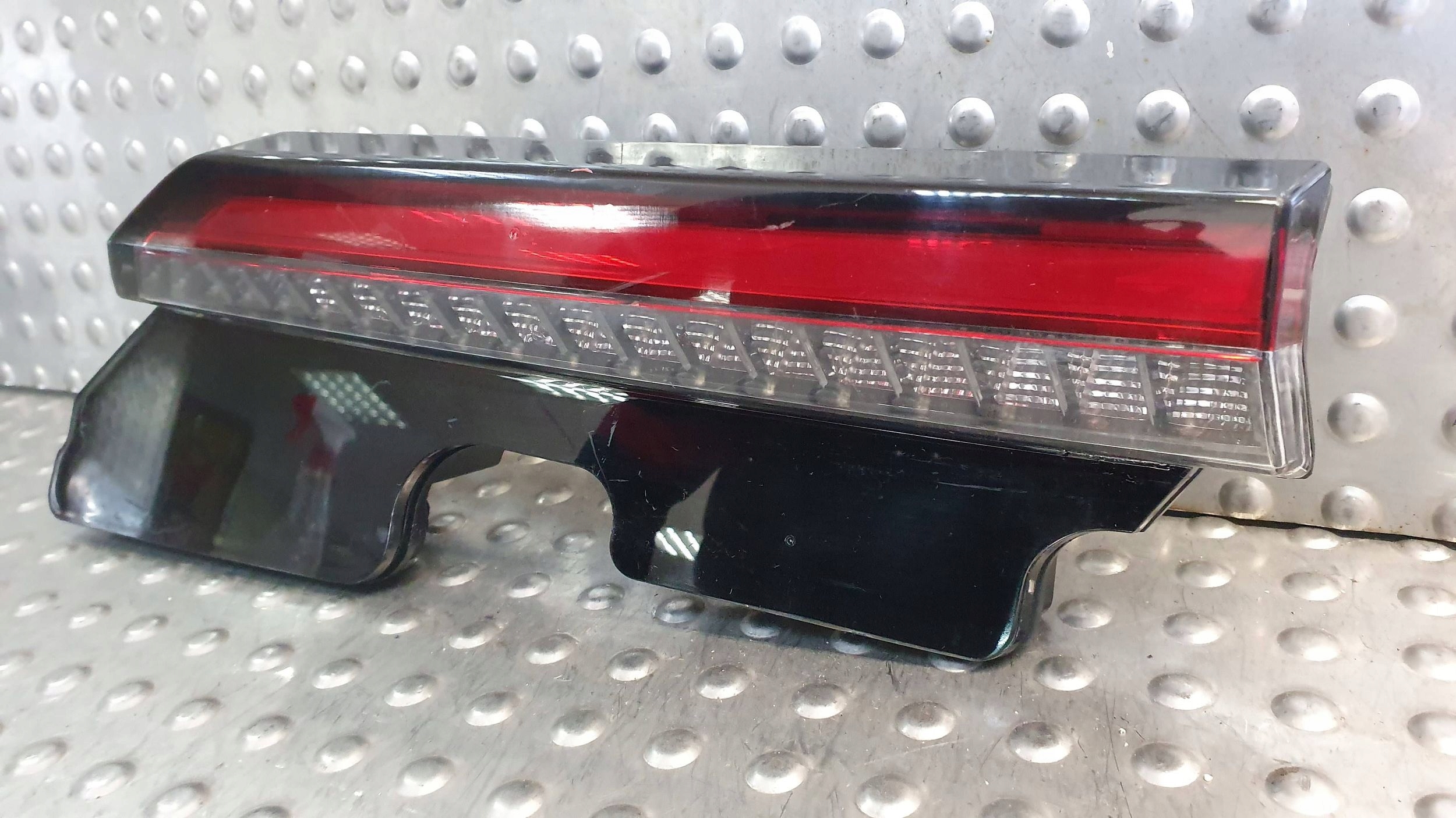 light rear part left VOLVO C40 to the bonnet 21- 32365672