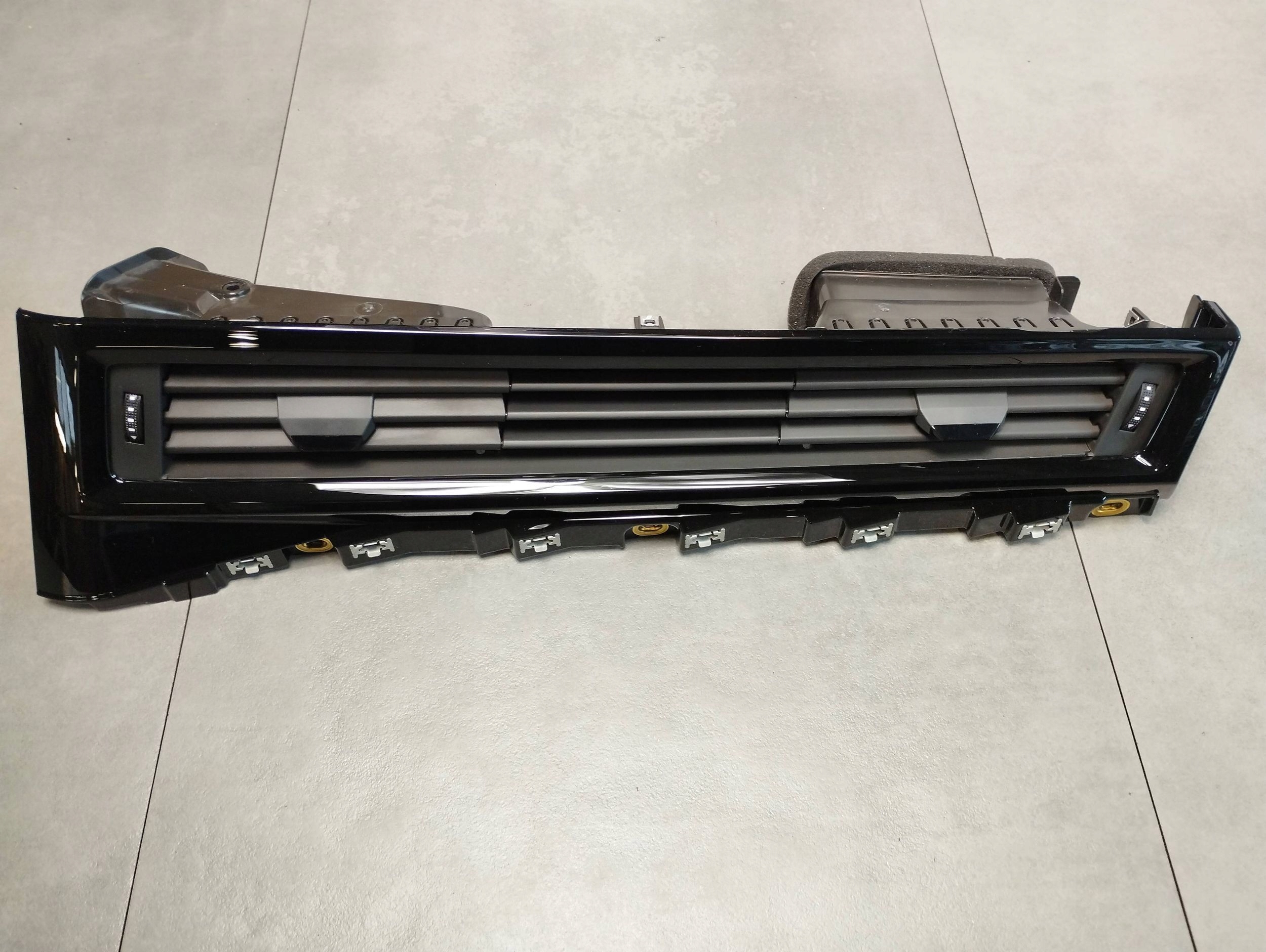 Audi A1 grid air conditioning devices 82B820951B