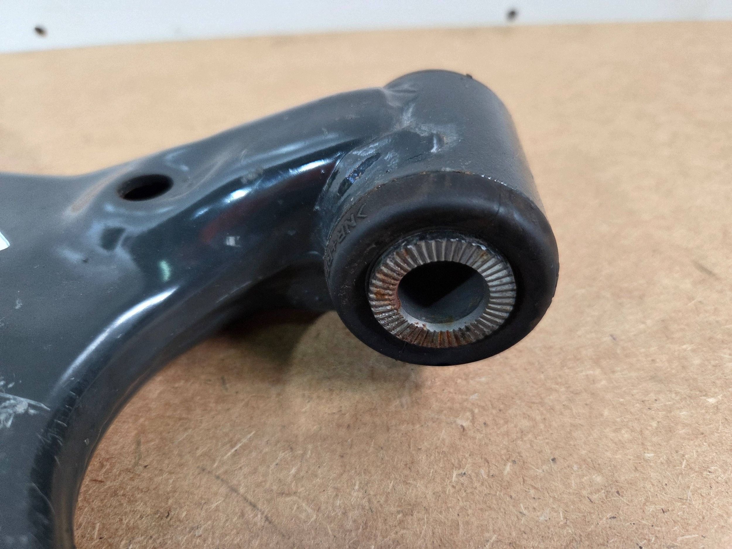 Toyota Corolla E21 2,0 Hybrid arm front left (Q901)