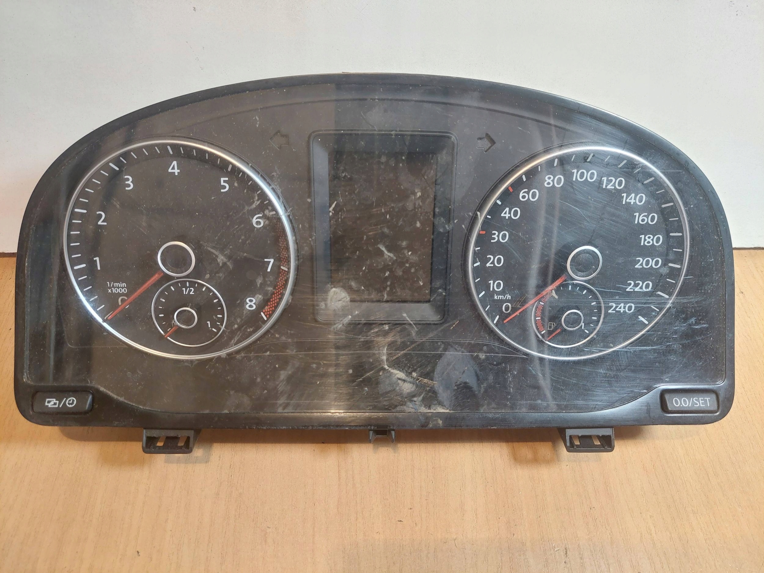 спидометр vw Touran II 1T0920875L