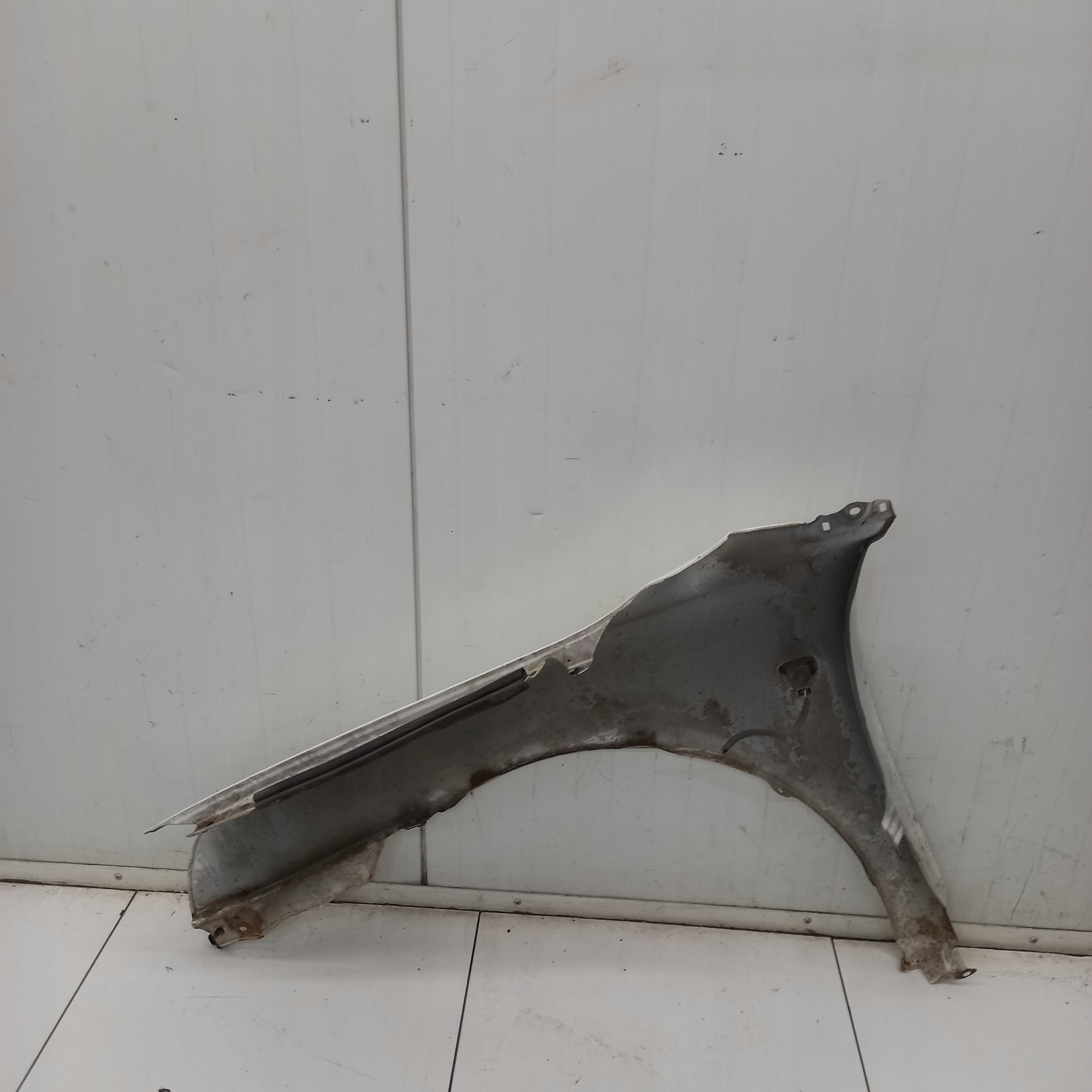 fender right front TOYOTA AVENSIS