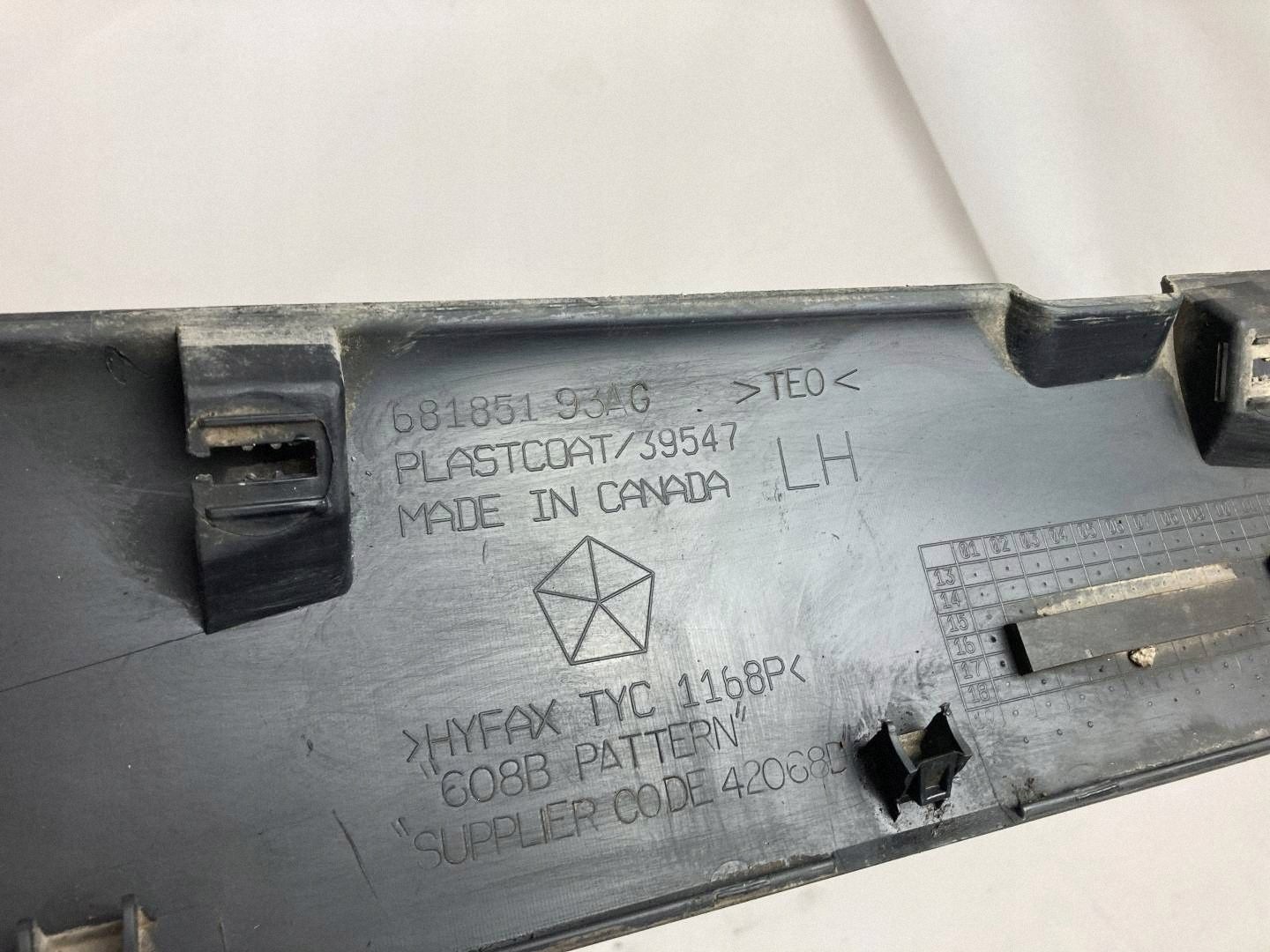 Dodge Challenger Widebody 2015-23 cap threshold threshold moulding left