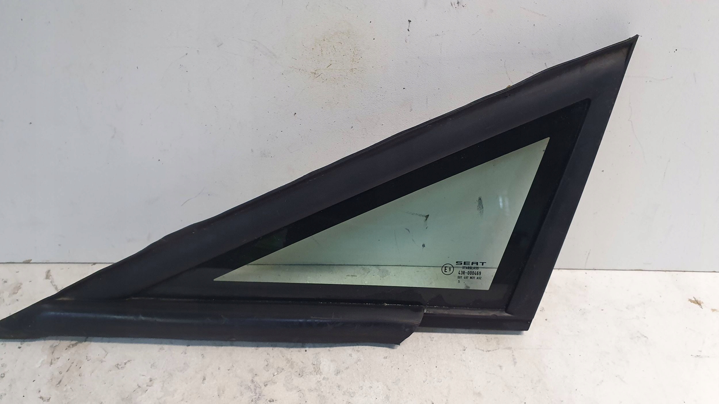 window bodywork left 1P0845411 SEAT LEON II 05