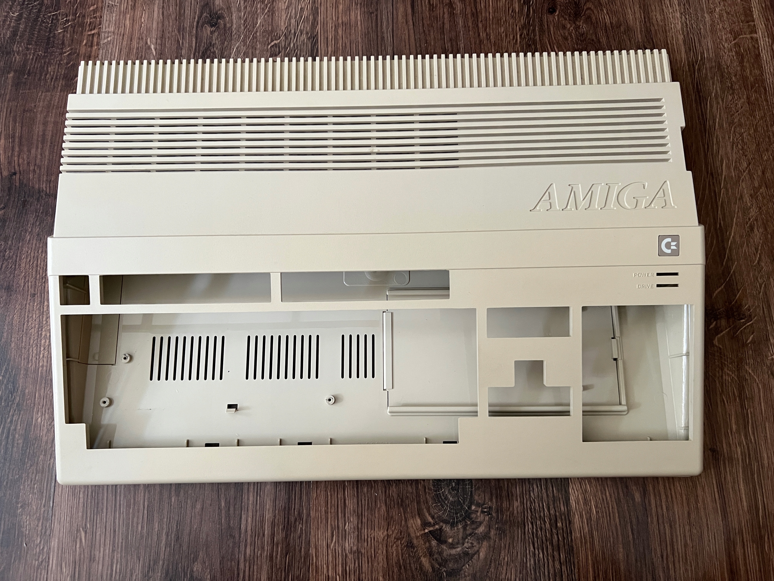 Commodore корпус для Amiga 500