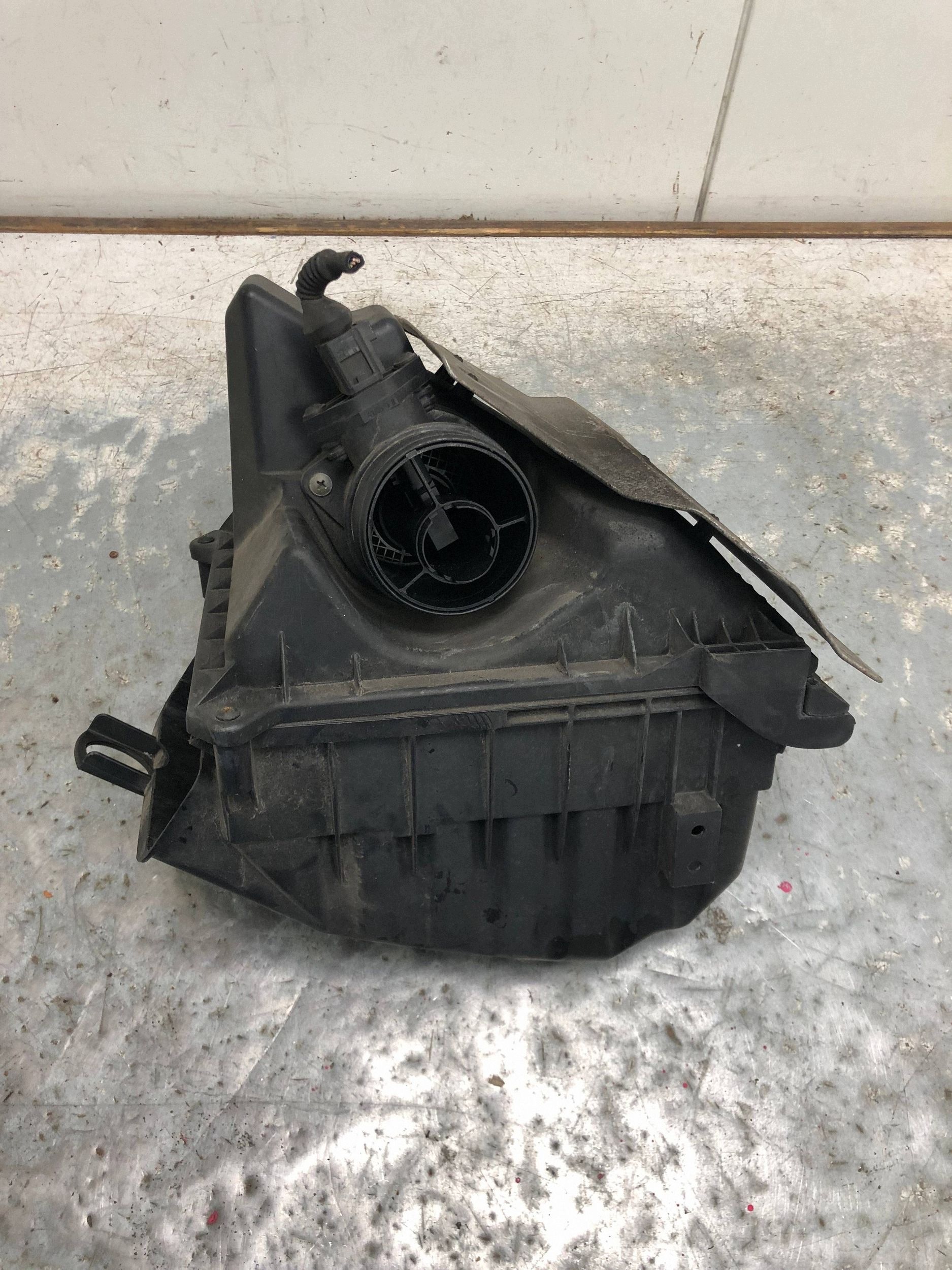Gehäuse filter luft AUDI A4 B7 03G133835 03G133837