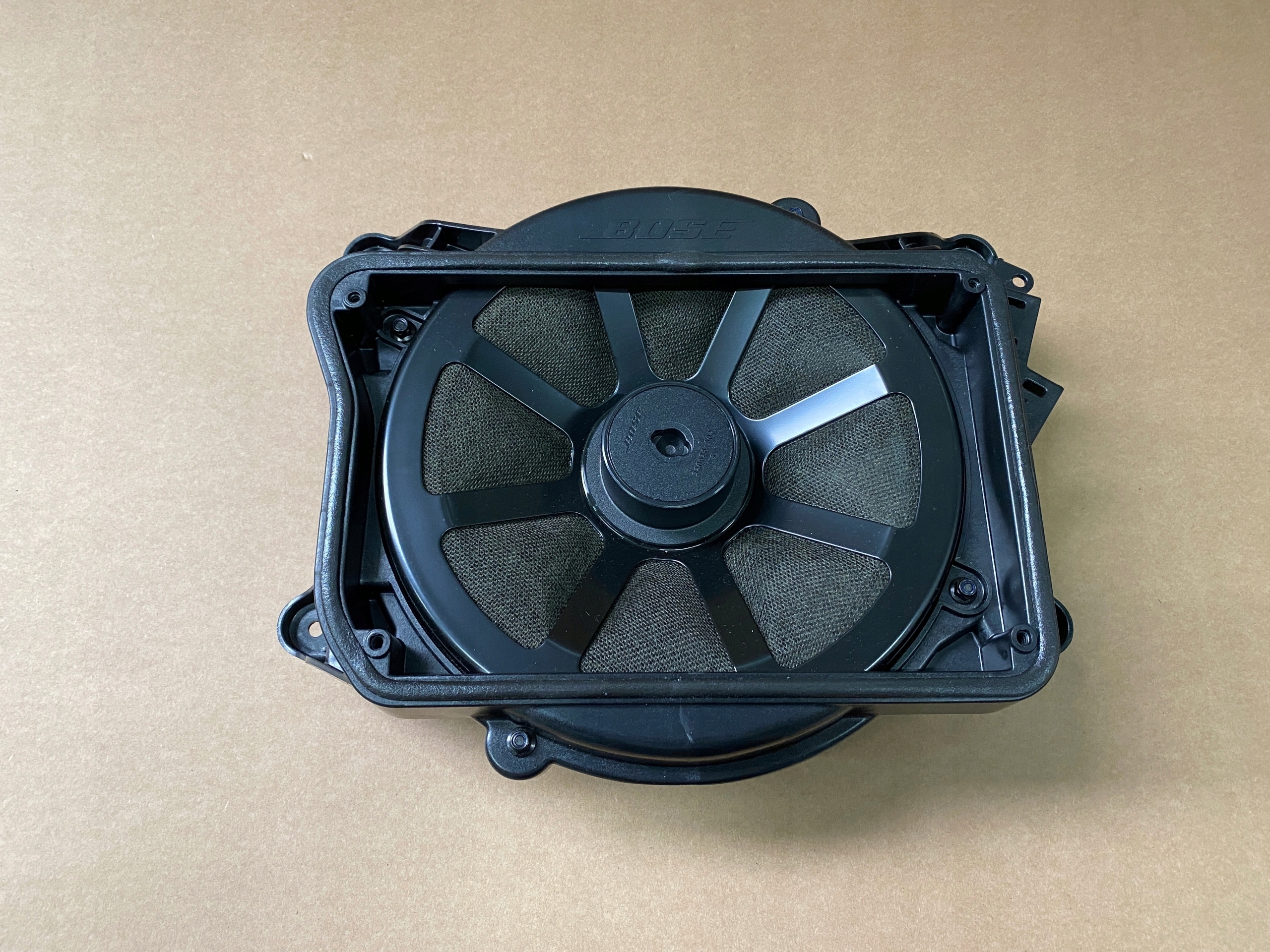 AUDI A6 4G C7 speaker SUBWOOFER BOSE 4G2035709