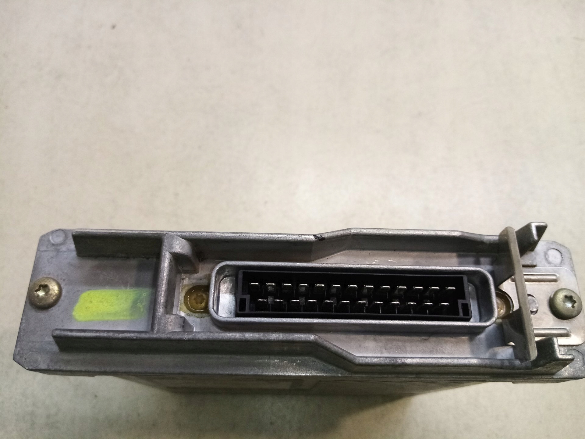 control unit of the engine VOLVO V40 1.9 7700103515A