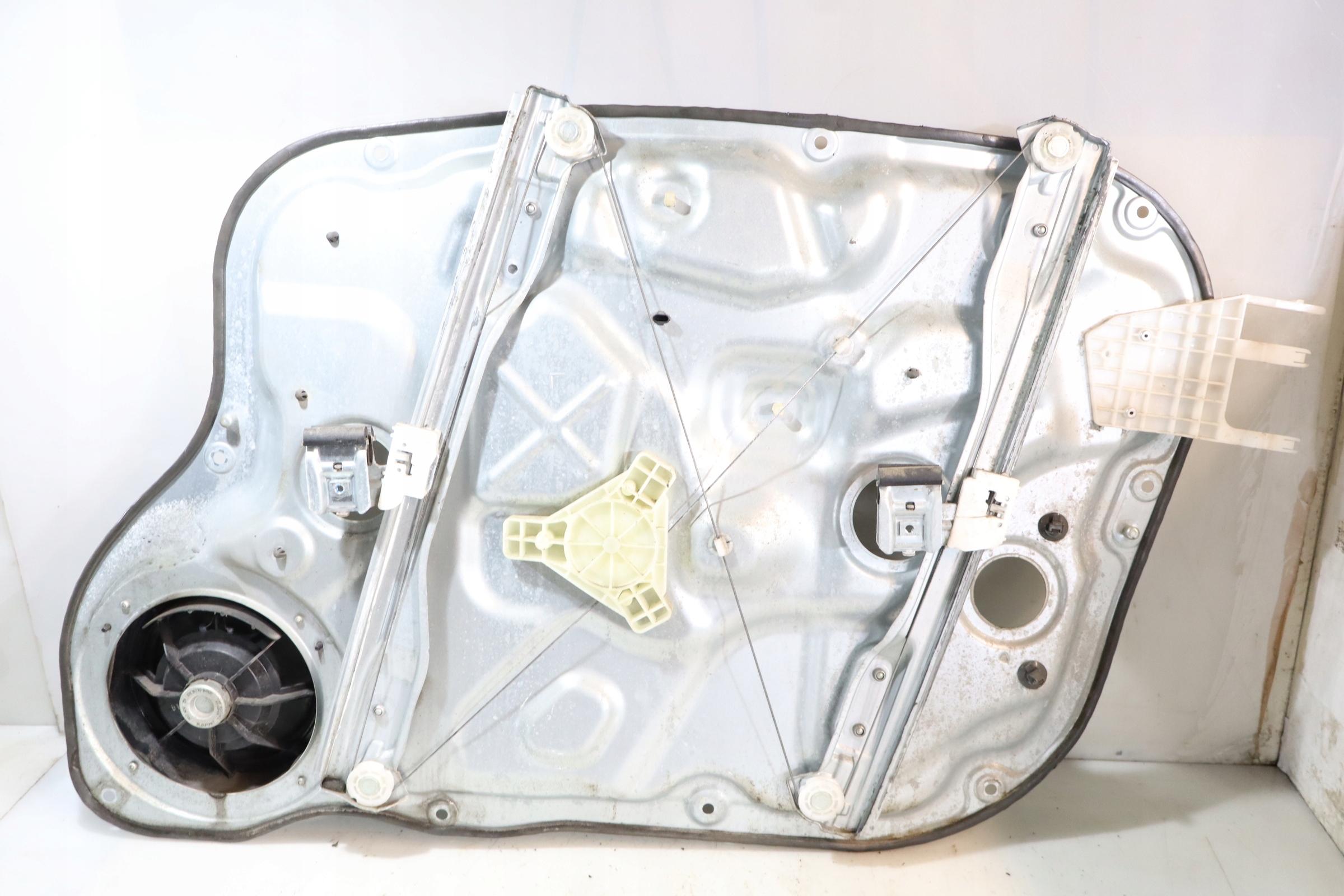 MECHANIZM SZYB LEWY PRZÓD KIA CEED I Stan opakowania zastępcze