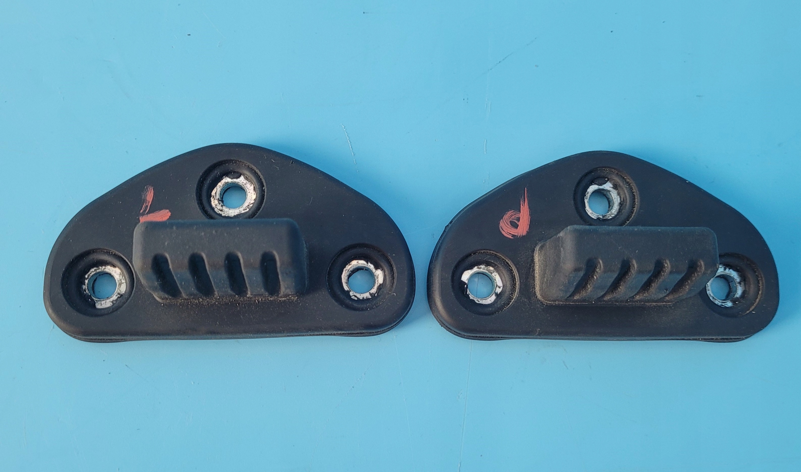 KIA SPORTAGE V 23r ODBÓJ ODBOJNIK KLAPY BAGAŻNIKA PRAWY LEWY 81772-P1000