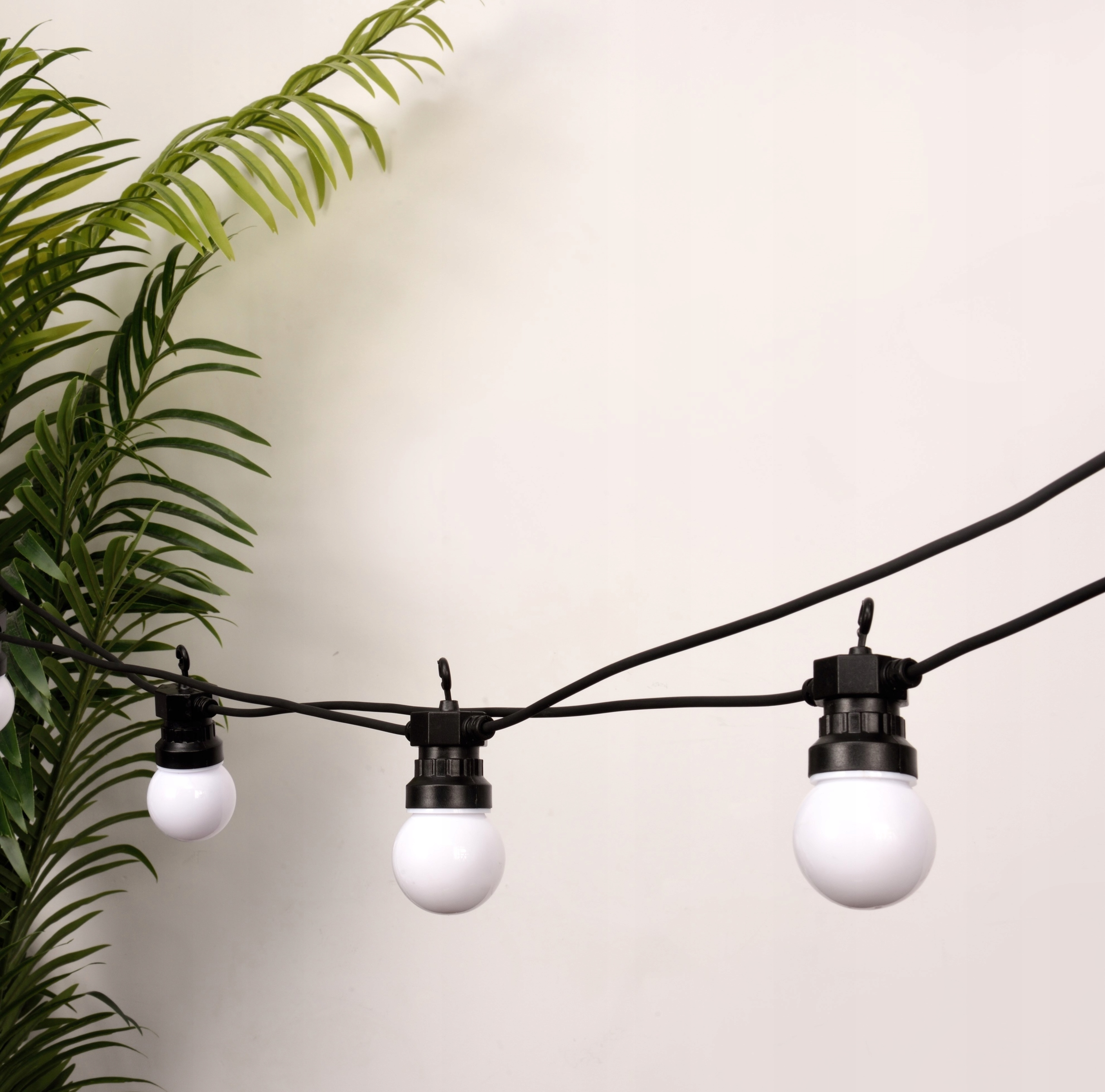 

Girlanda Lampki Ogrodowe 15LED Mleczna 11,5m