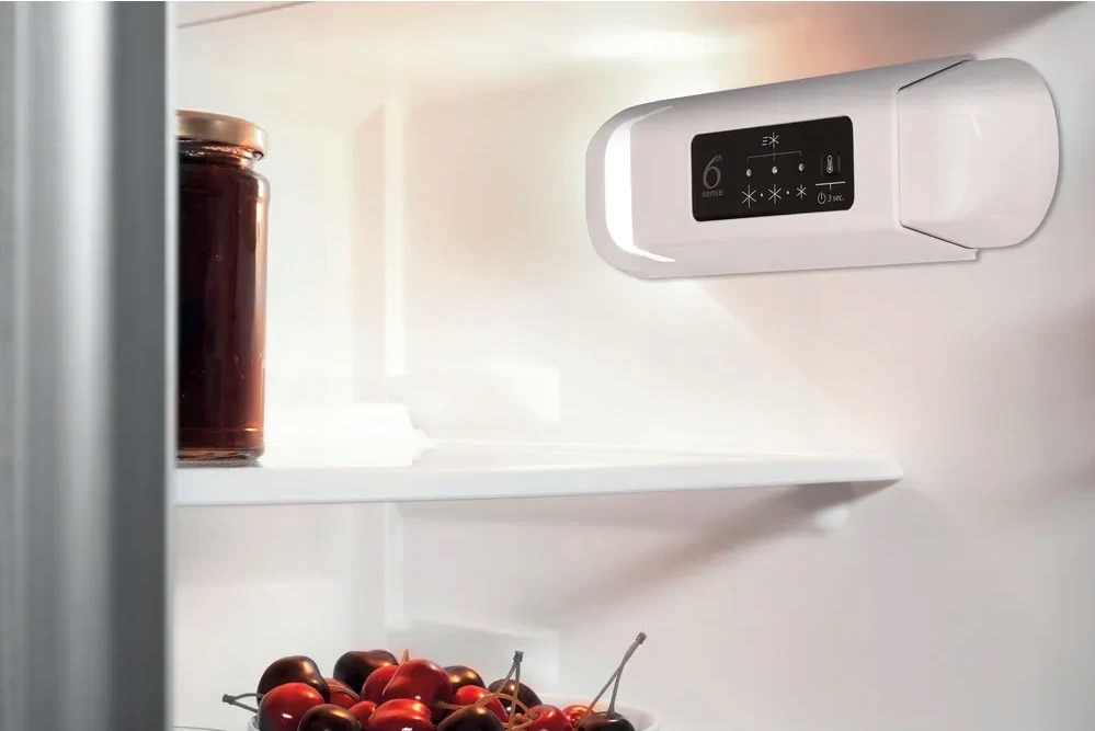 Chłodziarka podblatowa Whirlpool WBUL021 144L Dwie szuflady LED Model WBUL021