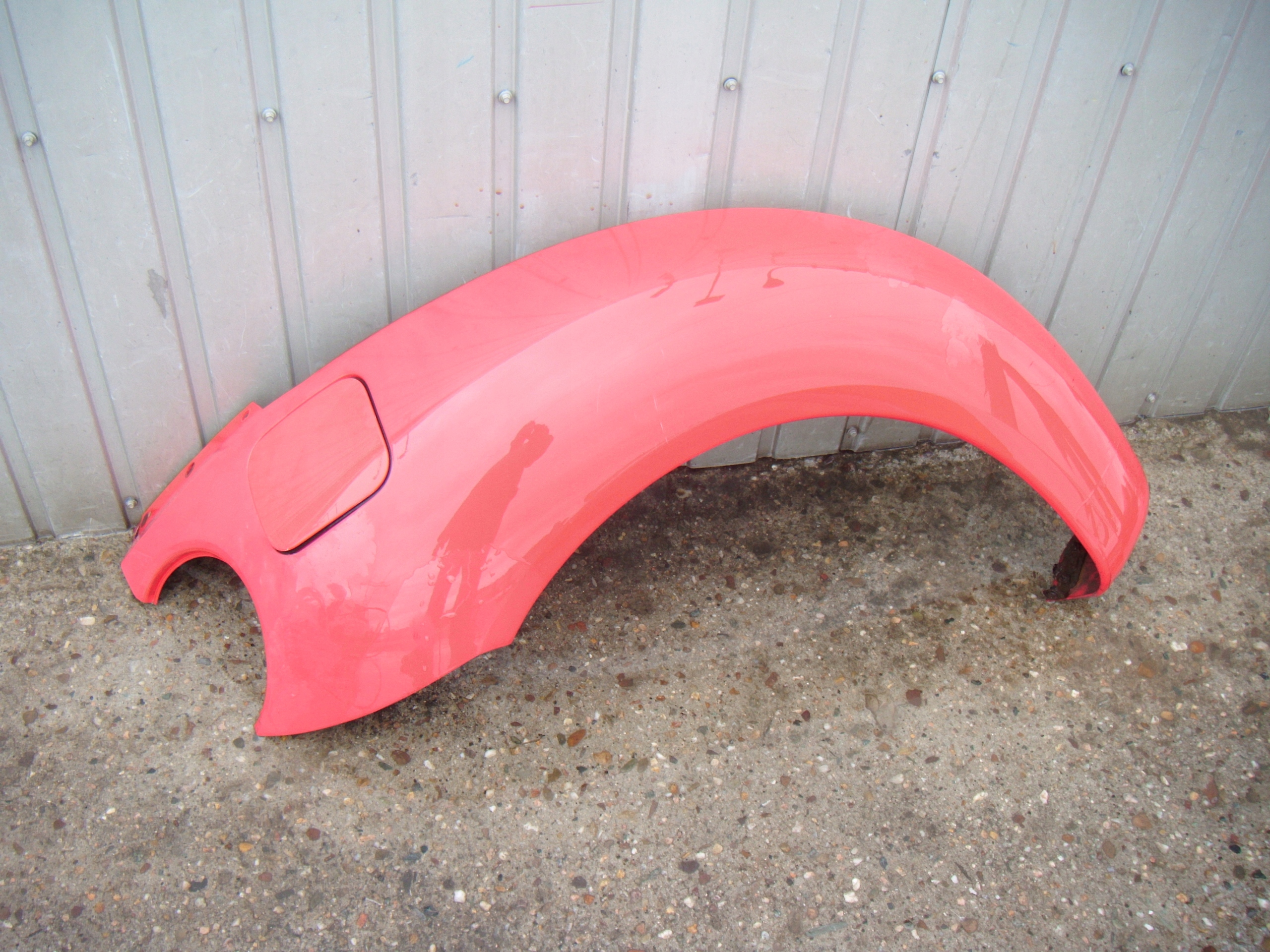 VW NEW BEETLE 1997 - 2010 2.0B BŁOTNIK PRAWY TYŁ PRAWY TYLNY