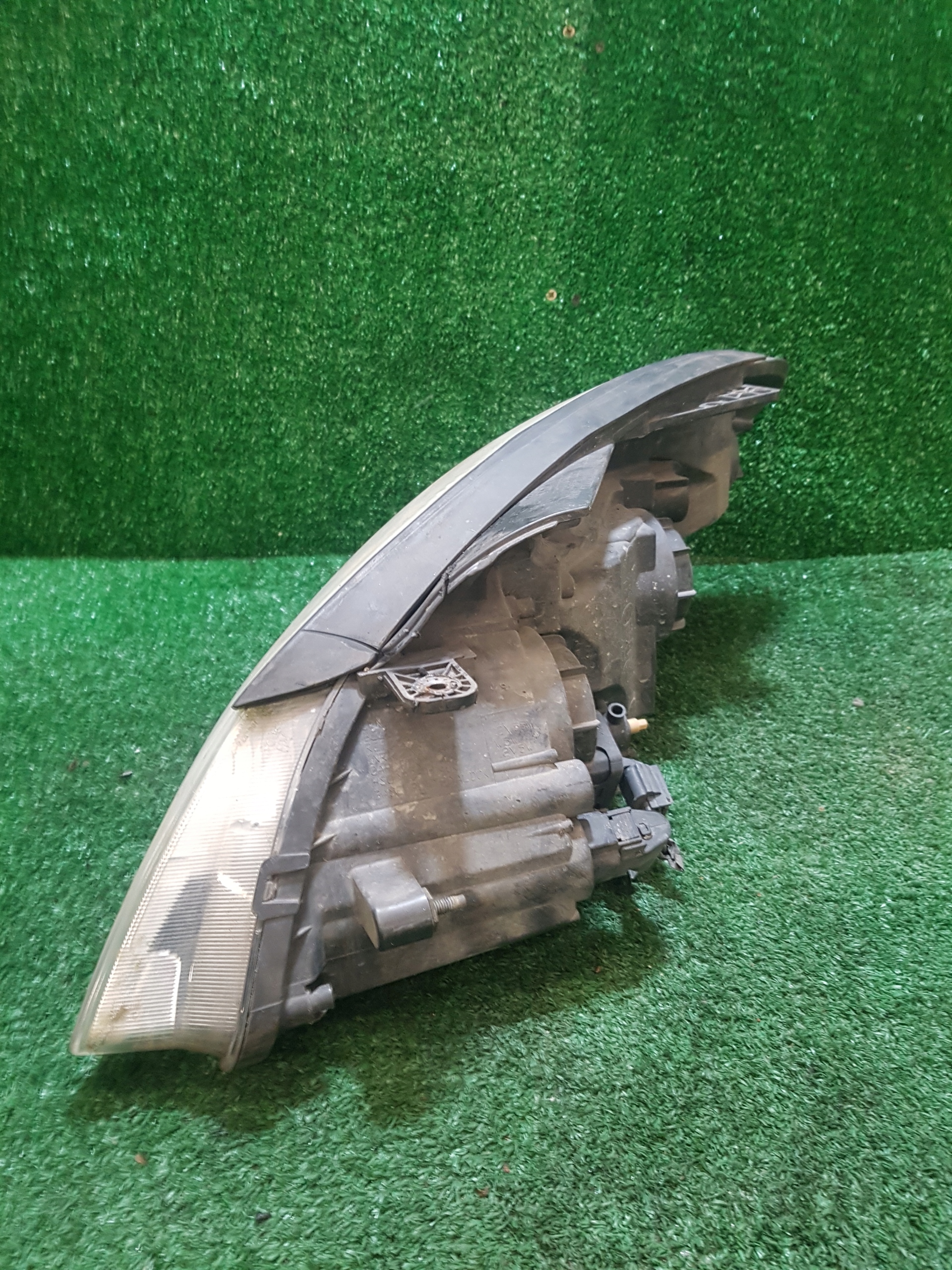light right front KIA CEED 92102-1H000
