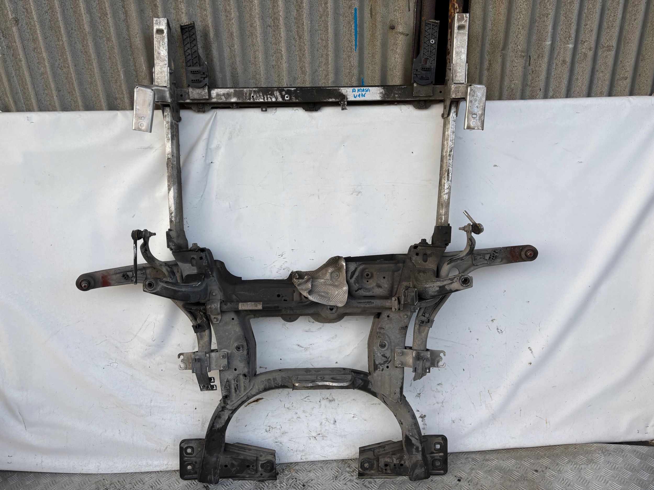 axle beam axle beam sider MERCEDES A KLASA W176 12