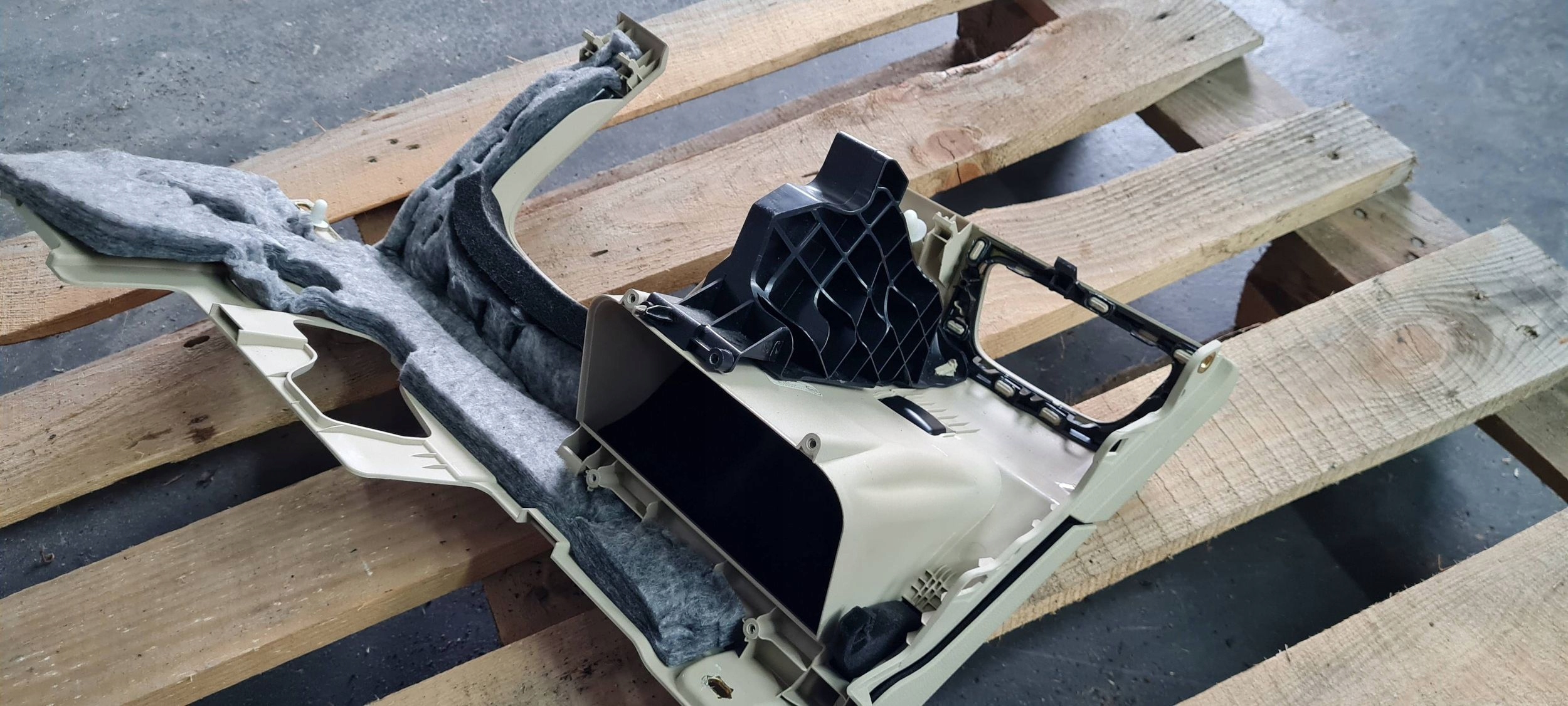 Q5 80A cover passenger compartment below steering wheel, 80B863075C
