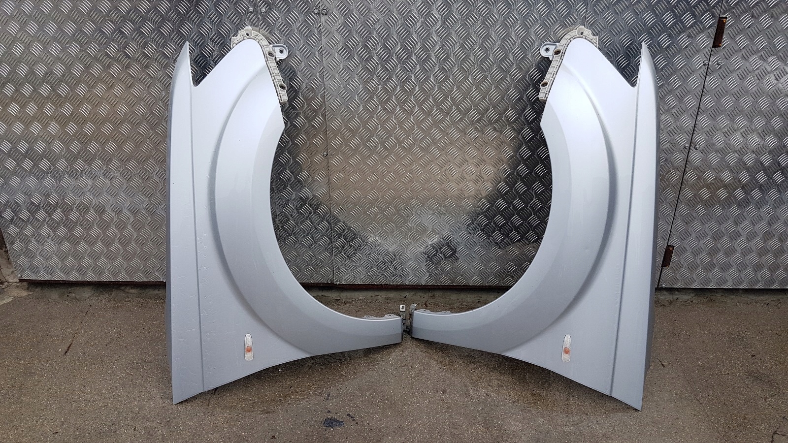 parafango sinistra MITSUBISHI OUTLANDER 06-10 LAK:A31A