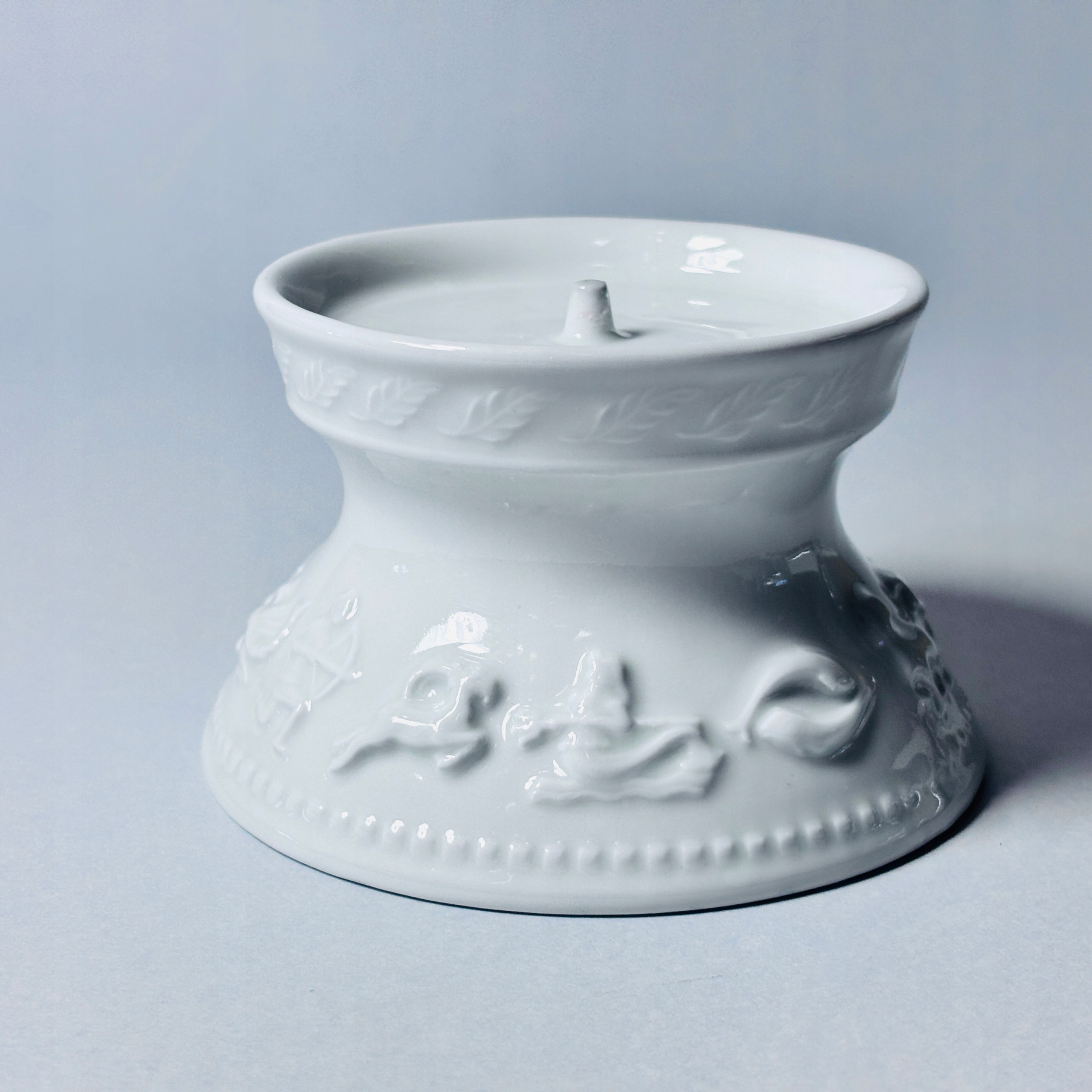lata 60/70-te PIĘKNY ŚWIECZNIK PORCELANOWY ZNAKI ZODIAKU
